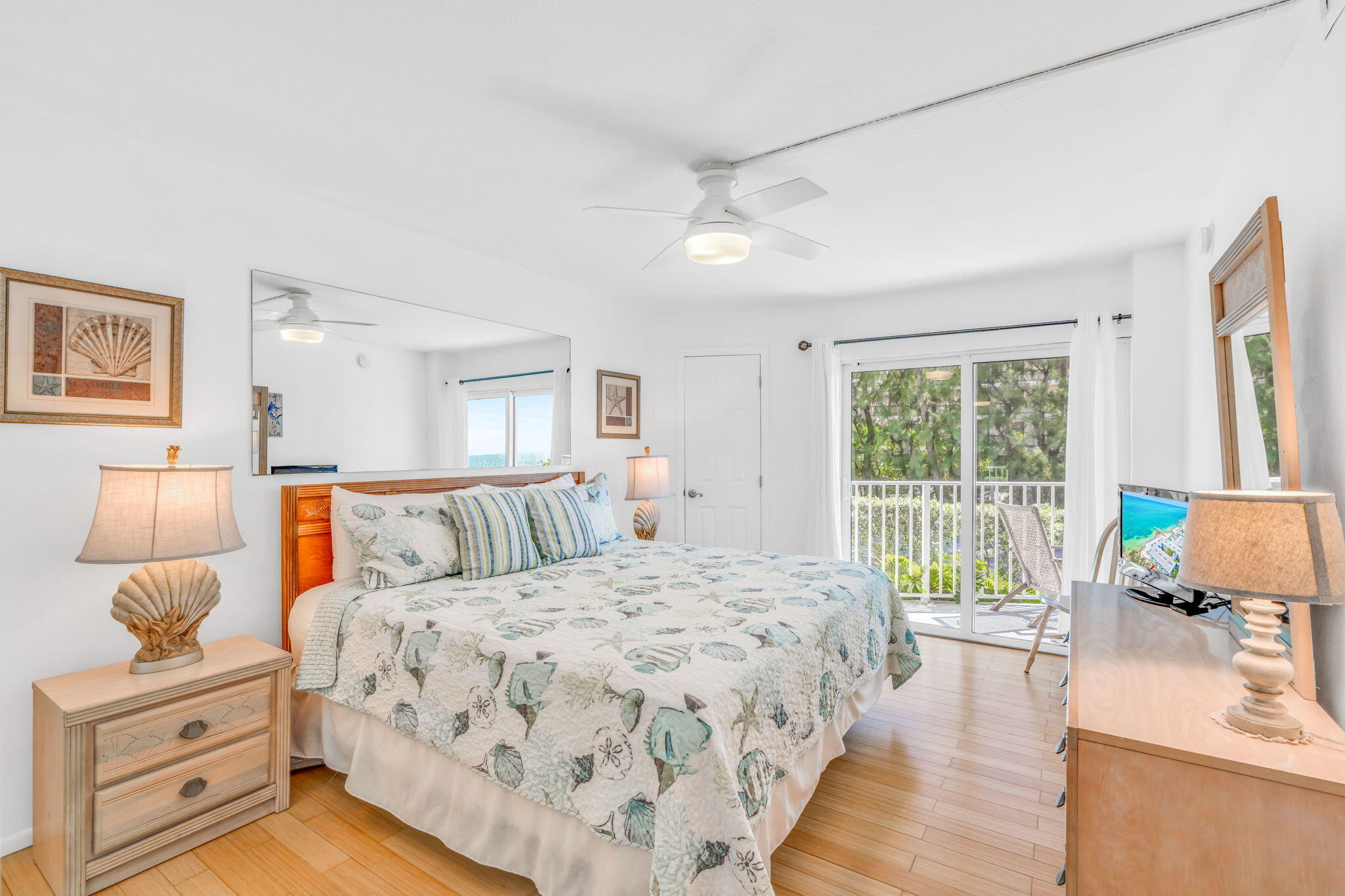 201 E Ocean Drive, 110 Property Photo 14