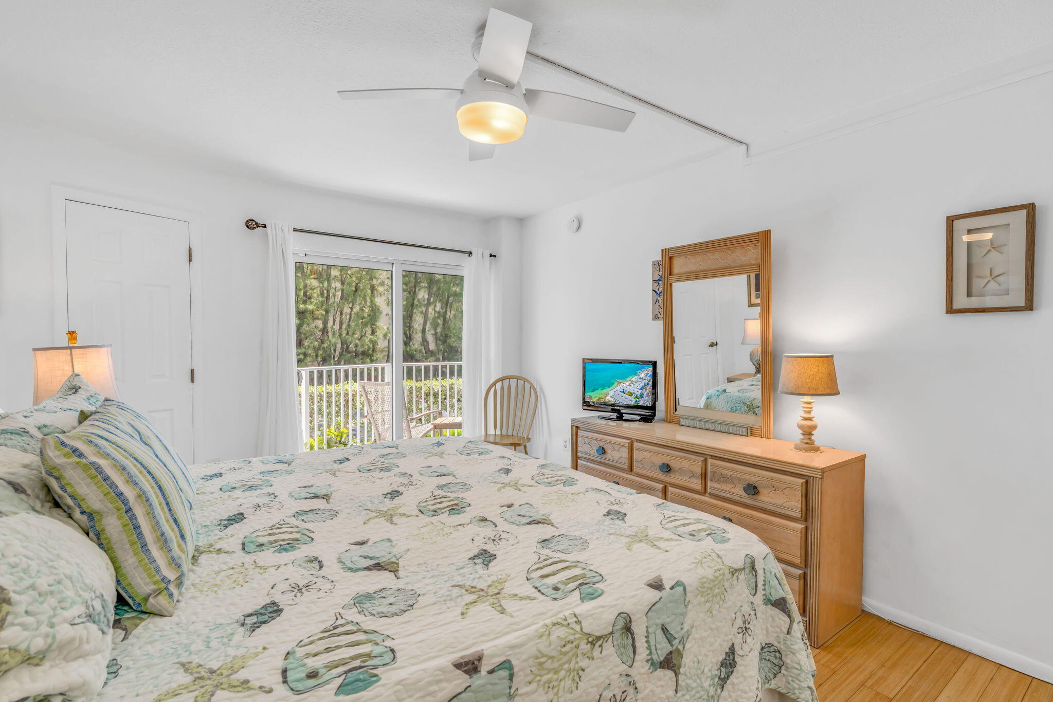 201 E Ocean Drive, 110 Property Photo 16