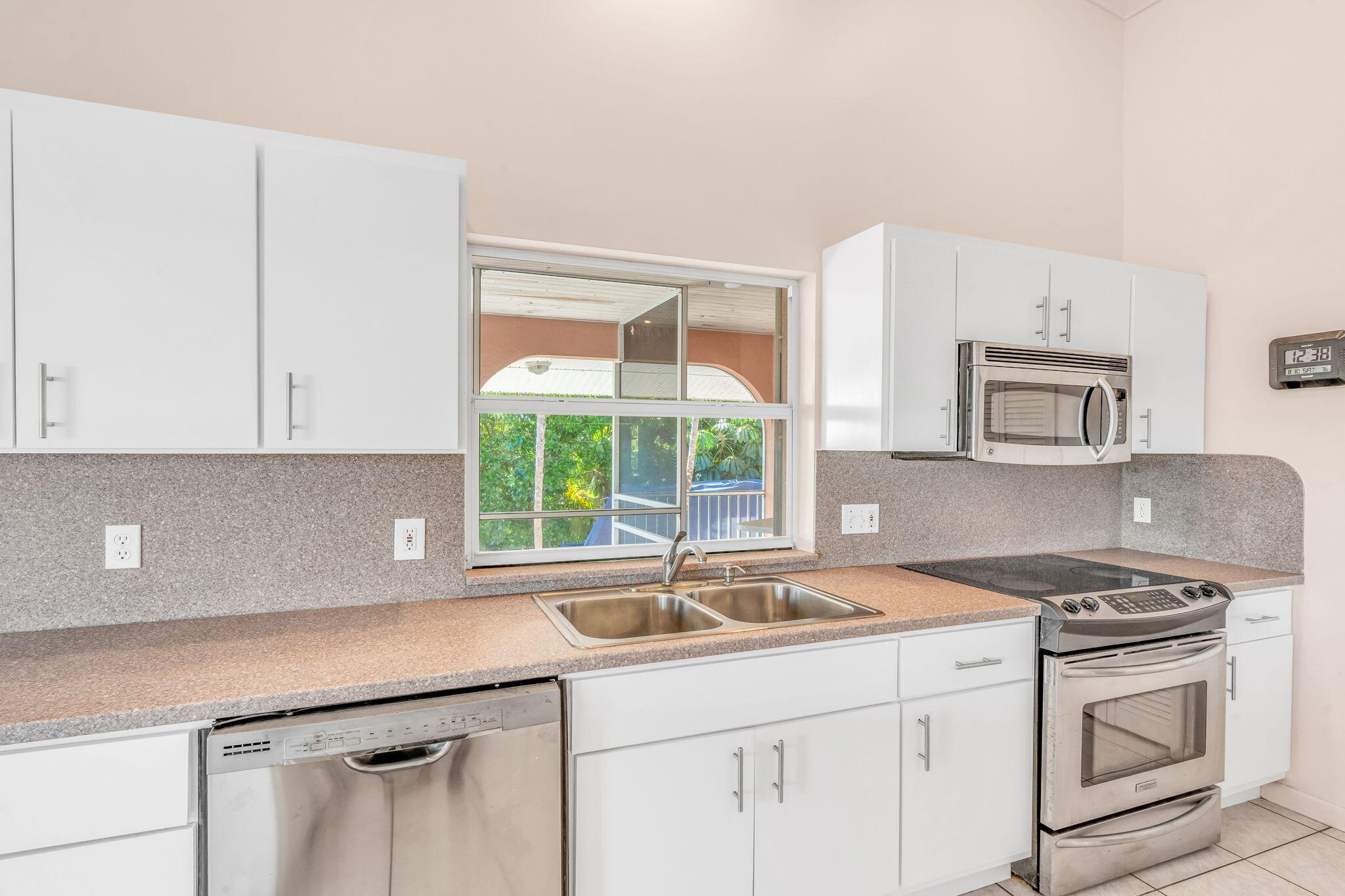 117 Avenue E Property Photo 7