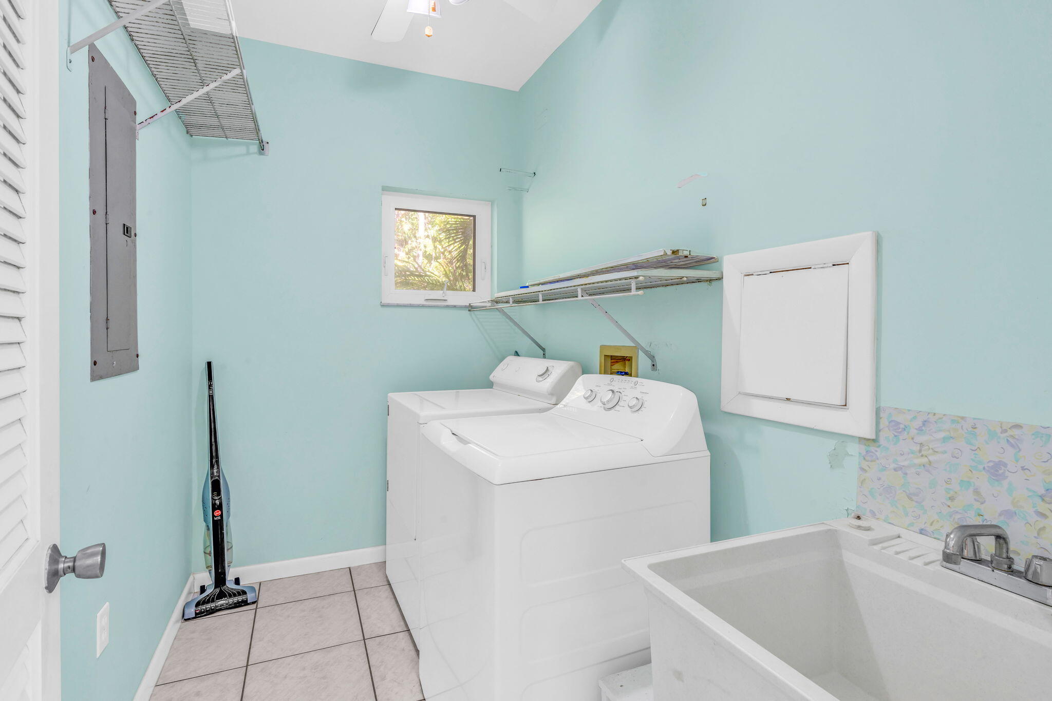 117 Avenue E Property Photo 34