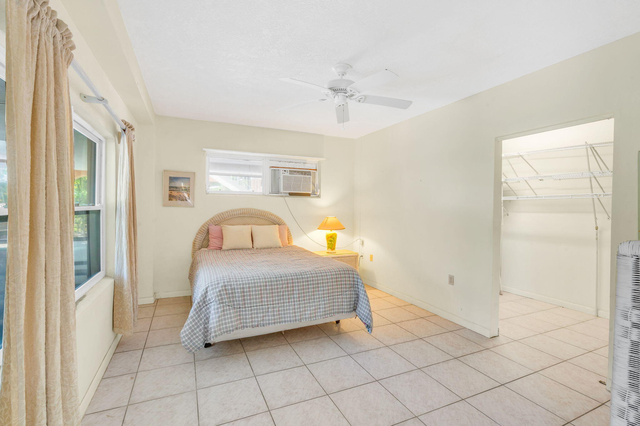 117 Avenue E Property Photo 40