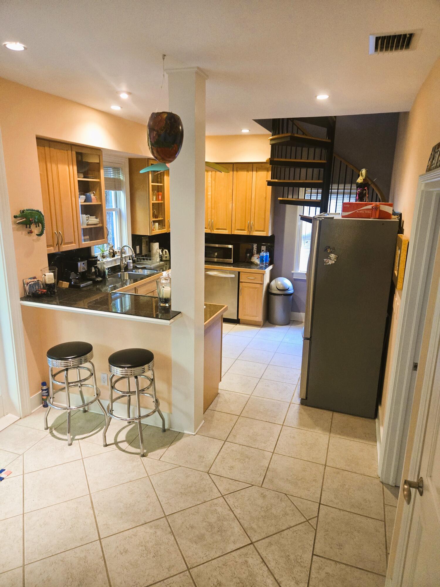 710 William Street Property Photo 5