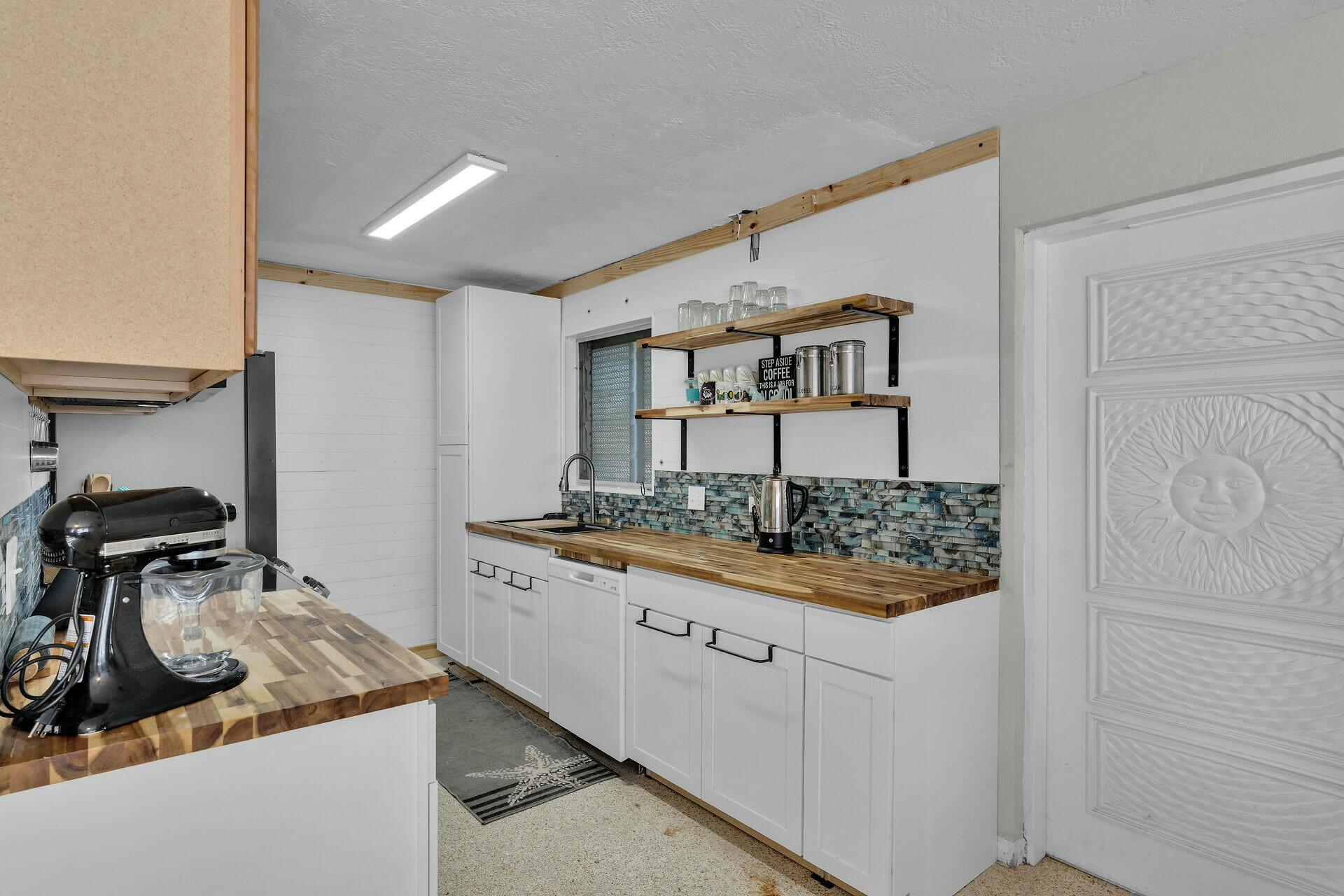 2816 Central Avenue Property Photo 5