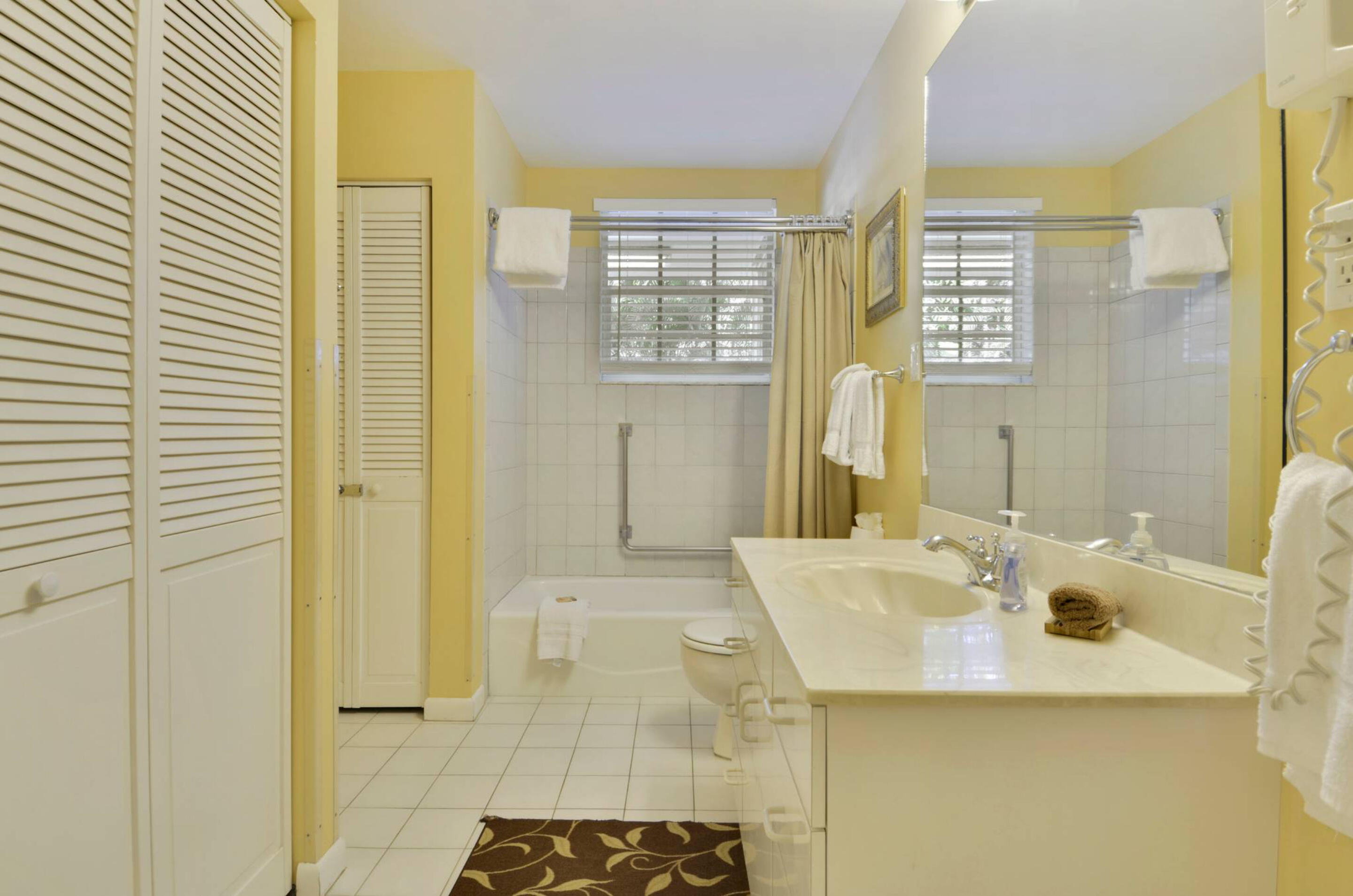 515 Amelia Street Property Photo 9