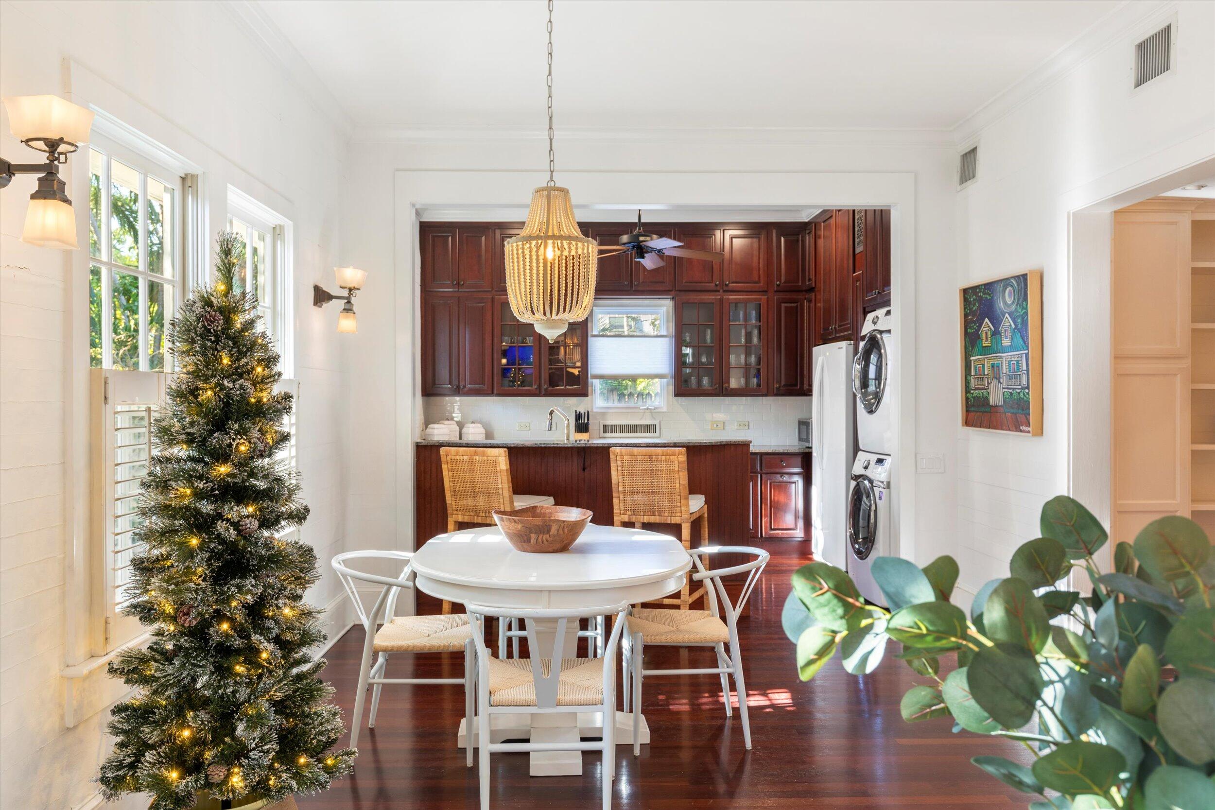 526 William Street, 1 Property Photo 10