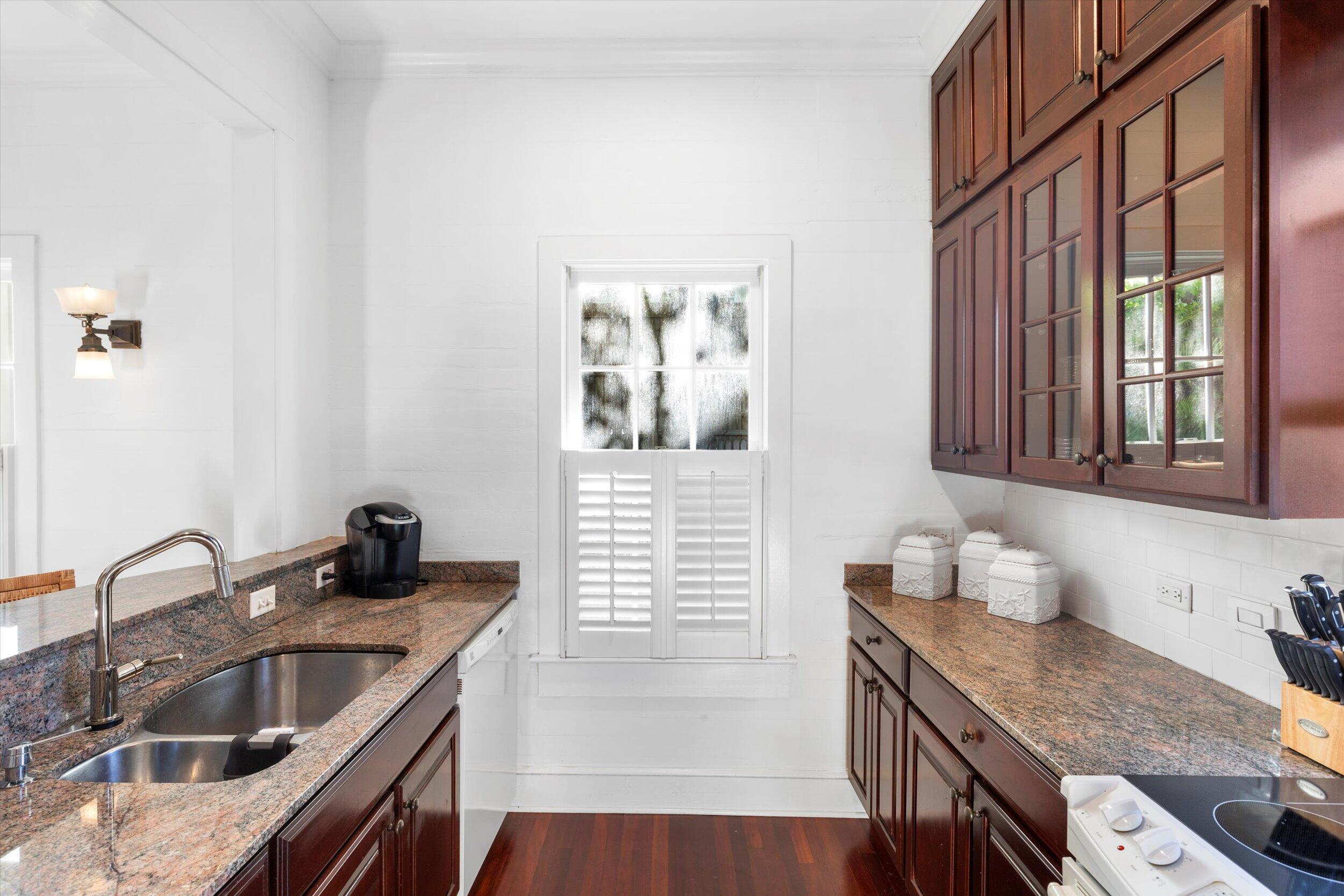 526 William Street, 1 Property Photo 15