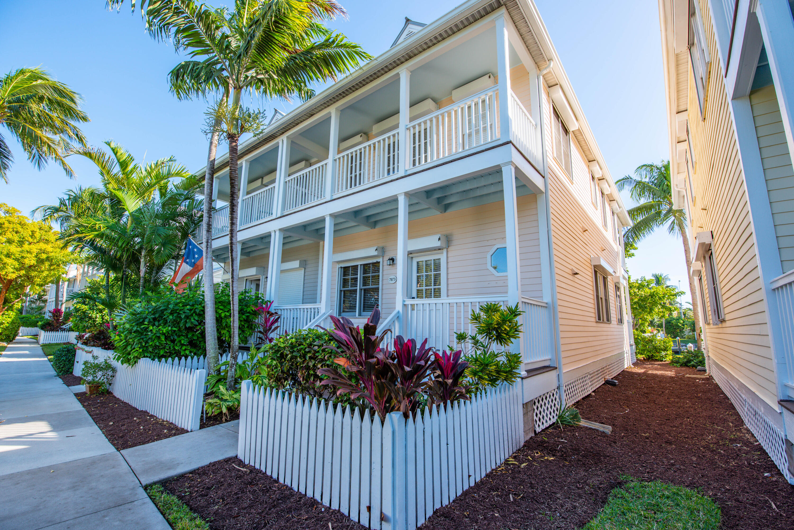 7073 Hawks Cay Boulevard Property Photo 1