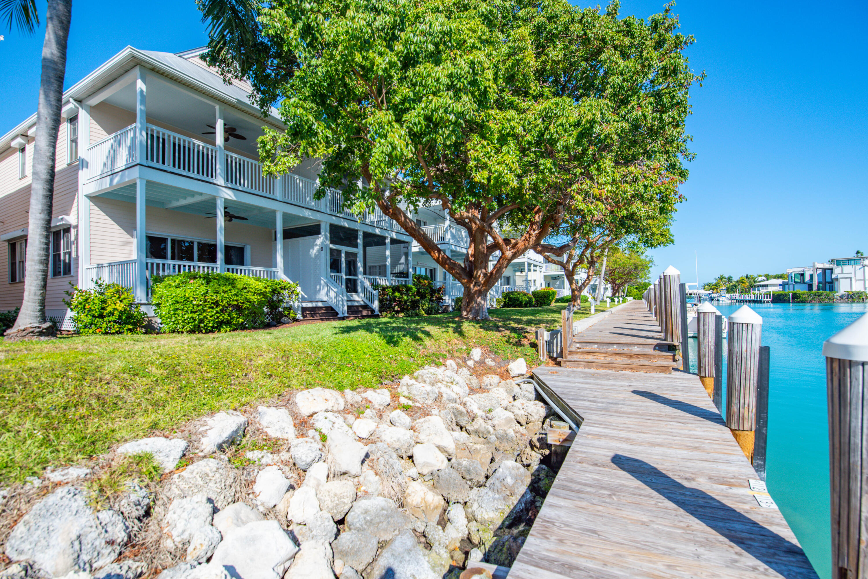 7073 Hawks Cay Boulevard Property Photo 2