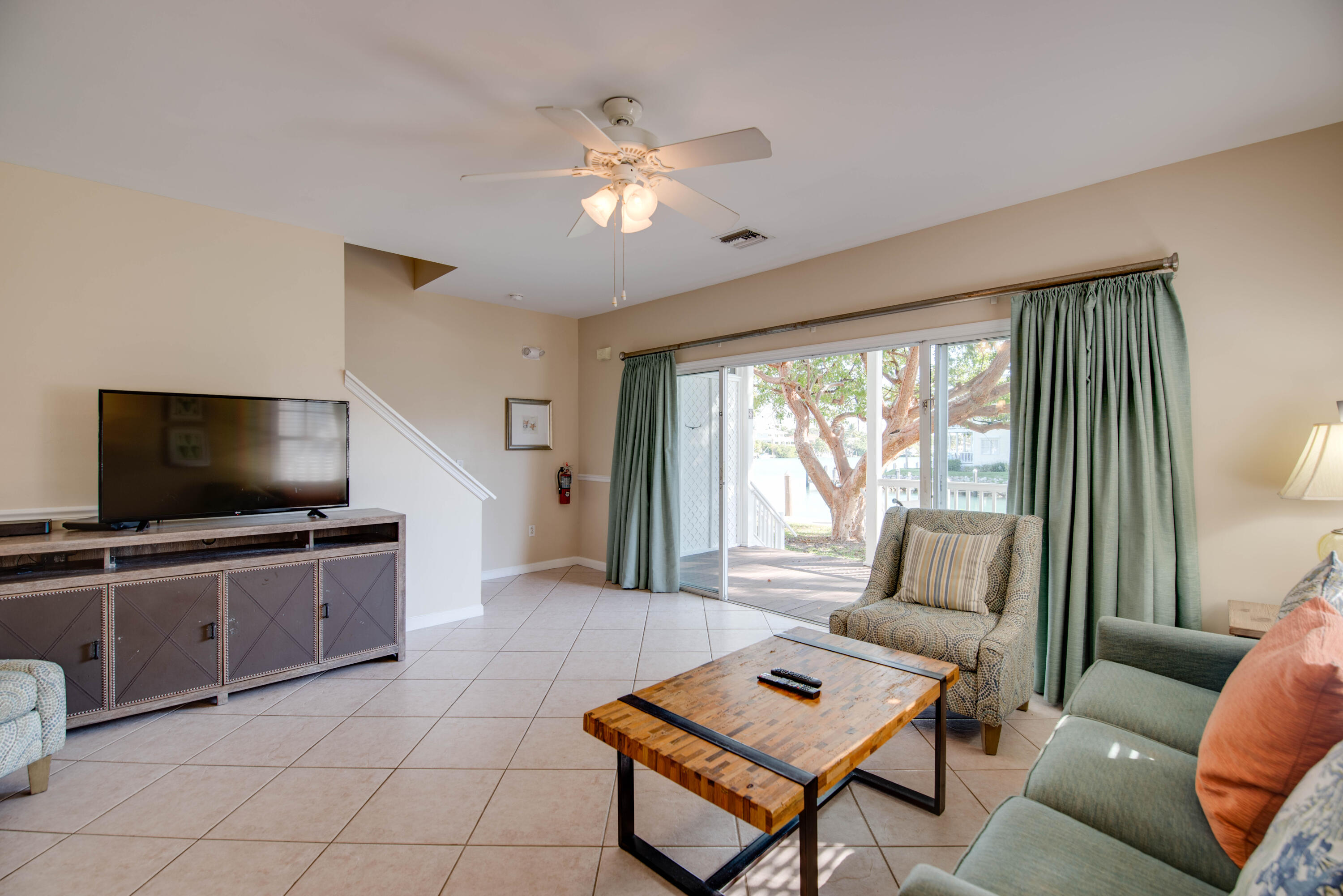 7073 Hawks Cay Boulevard Property Photo 3