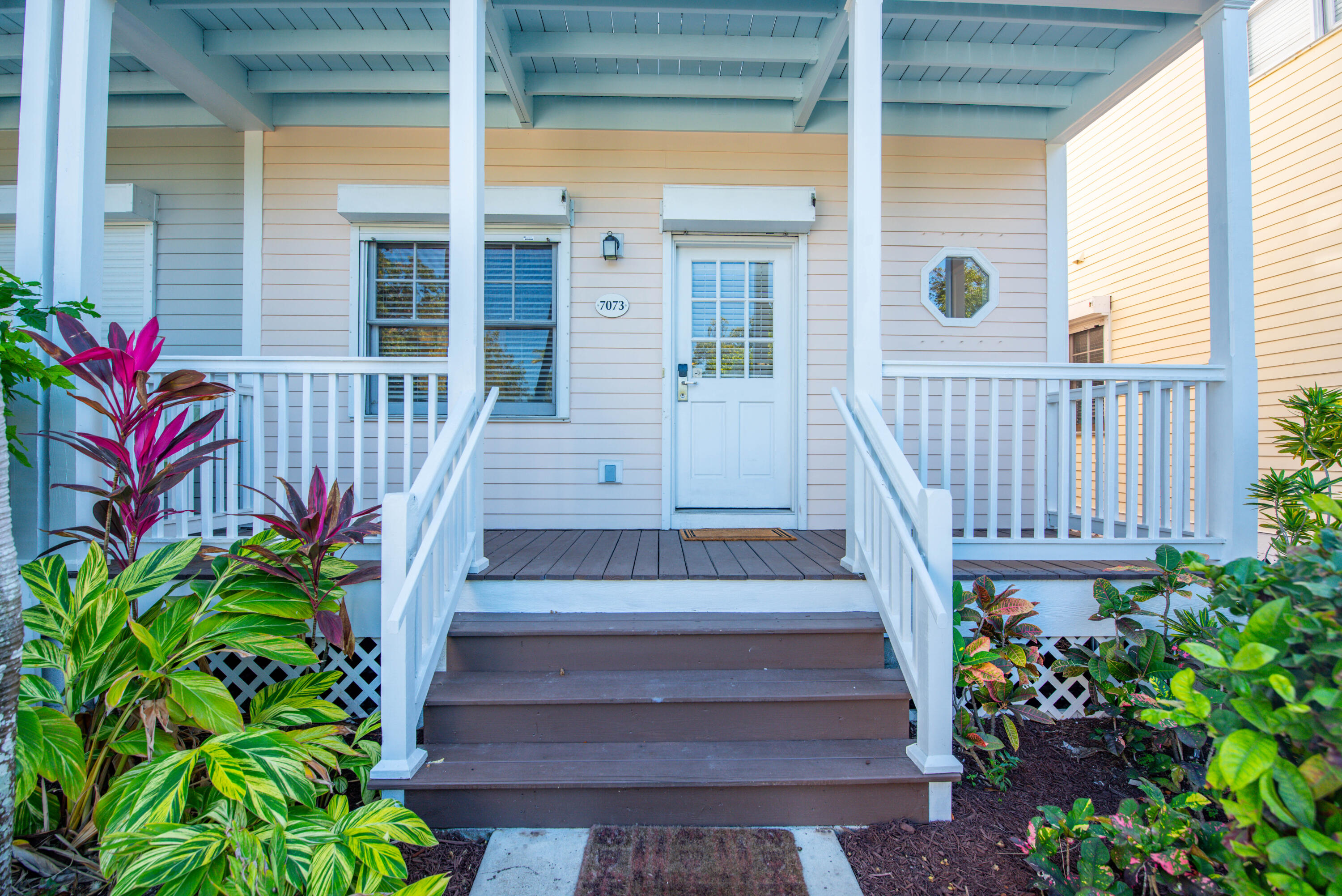 7073 Hawks Cay Boulevard Property Photo 6