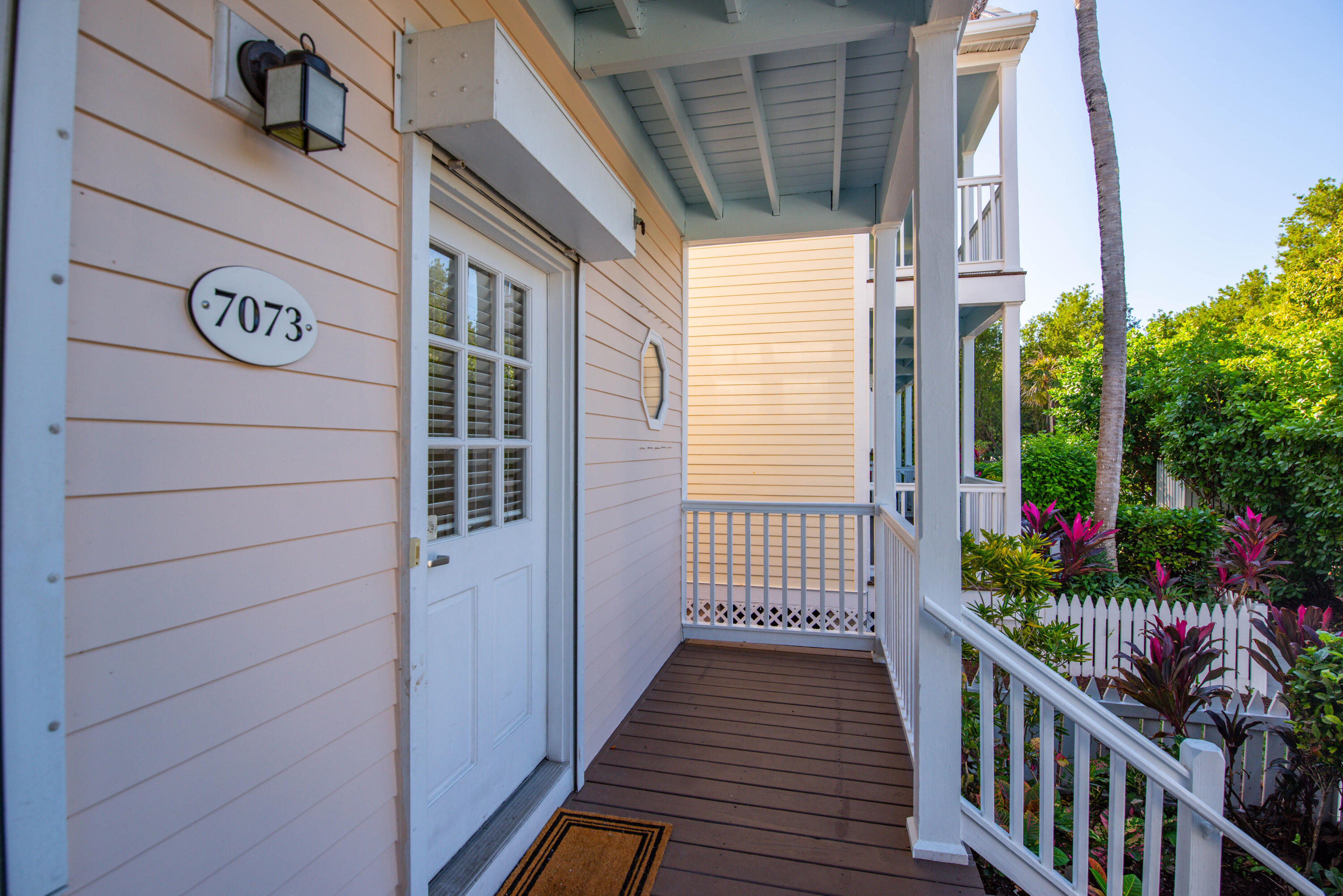7073 Hawks Cay Boulevard Property Photo 8