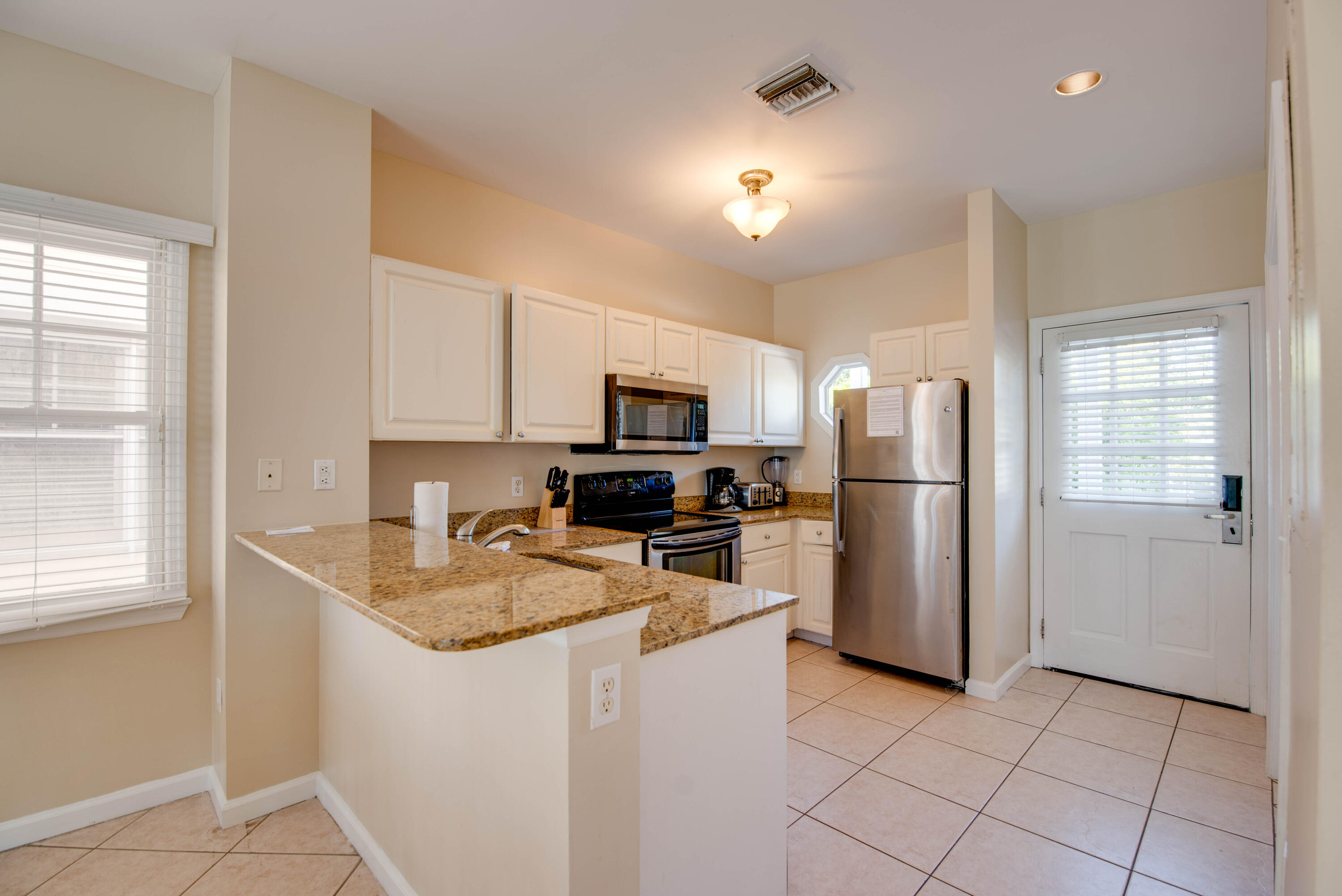 7073 Hawks Cay Boulevard Property Photo 10