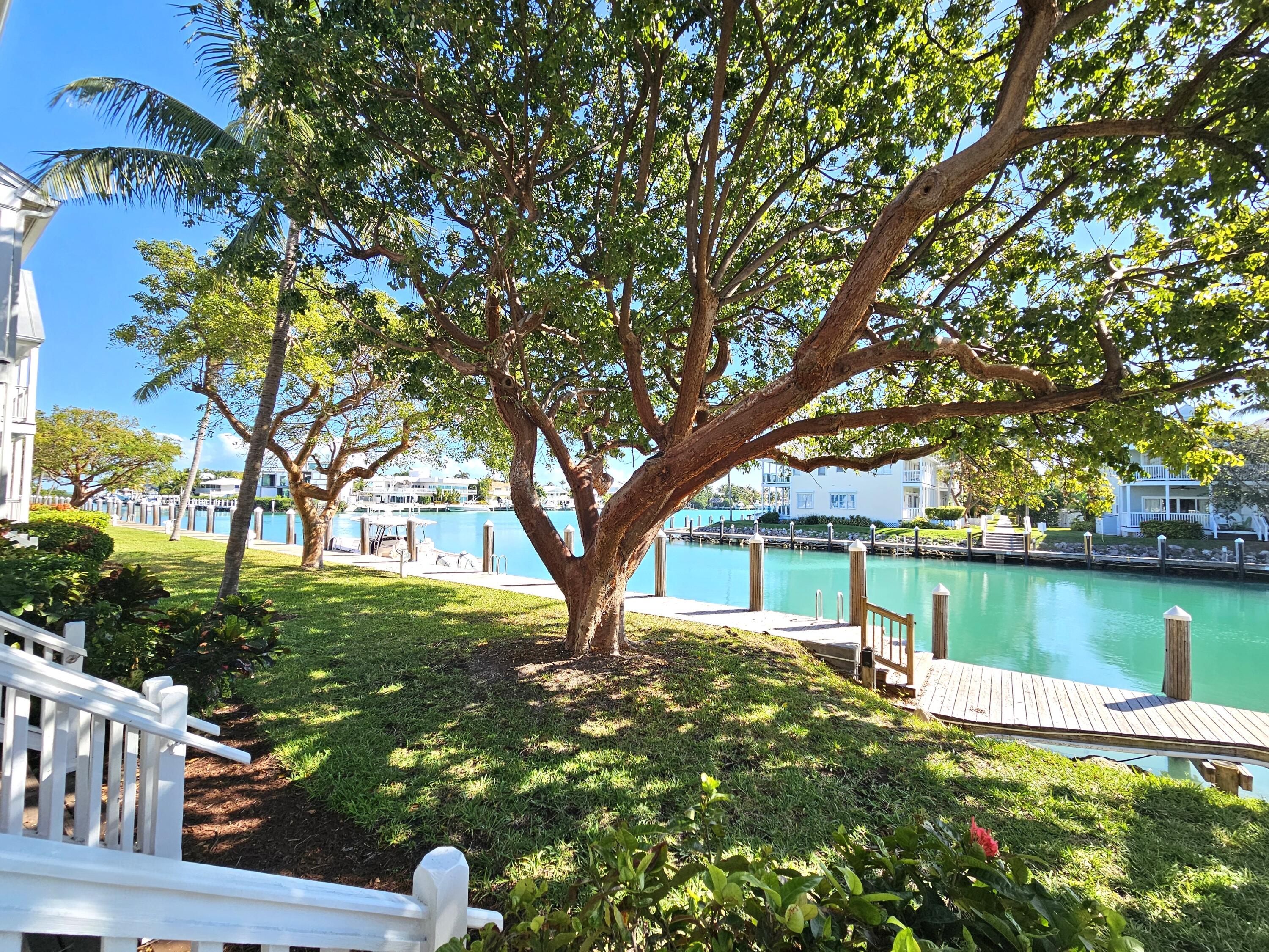 7073 Hawks Cay Boulevard Property Photo 20