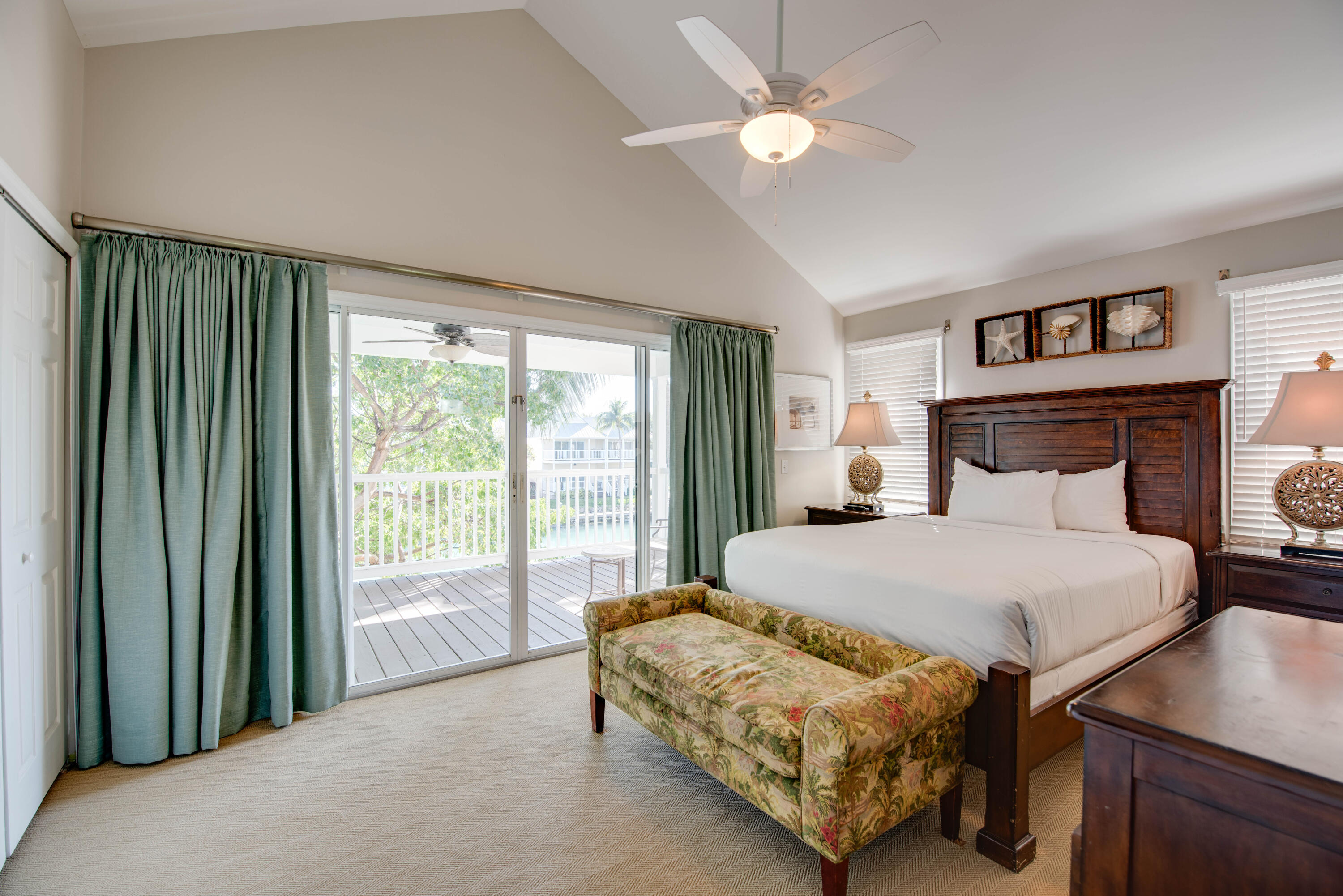 7073 Hawks Cay Boulevard Property Photo 31
