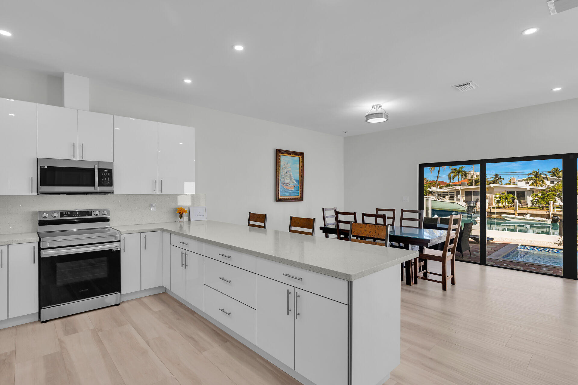230 Sadowski Causeway Property Photo 5
