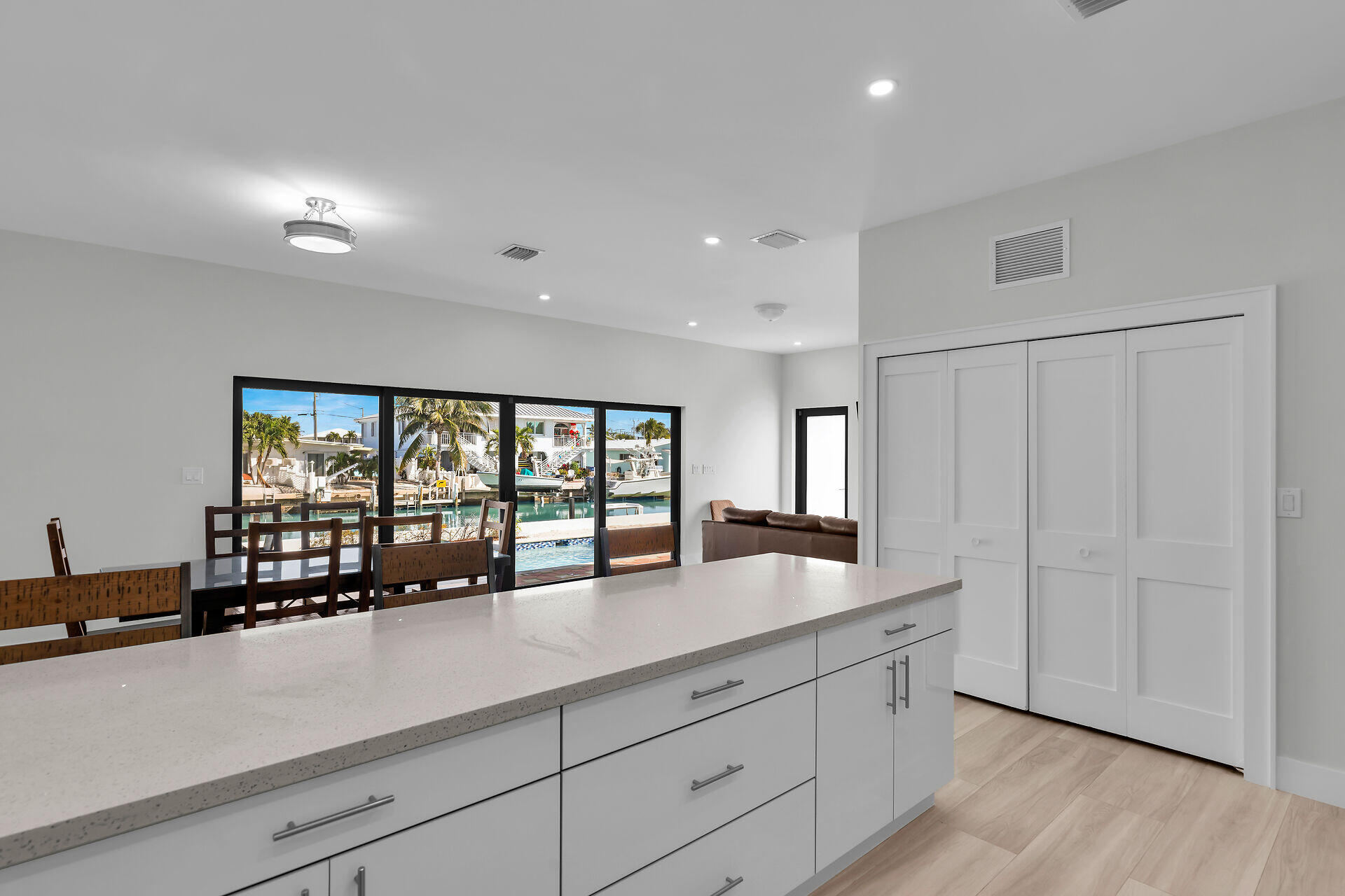 230 Sadowski Causeway Property Photo 10