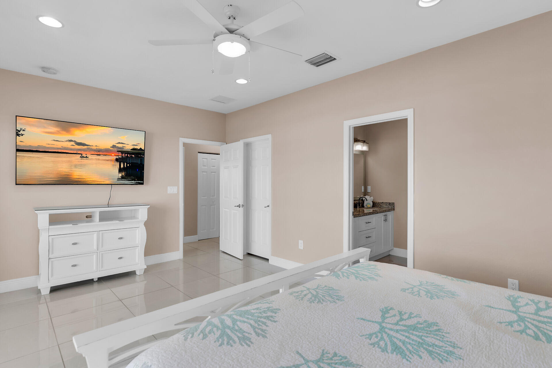 240 Sadowski Causeway Property Photo 17
