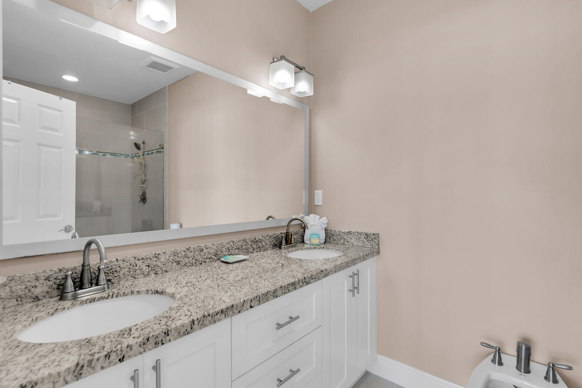 240 Sadowski Causeway Property Photo 18