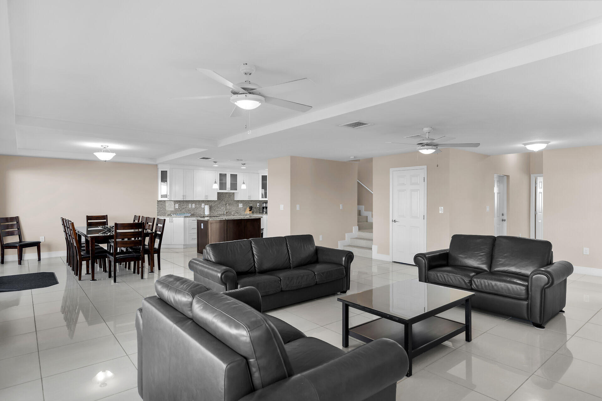 242 Sadowski Causeway Property Photo 4