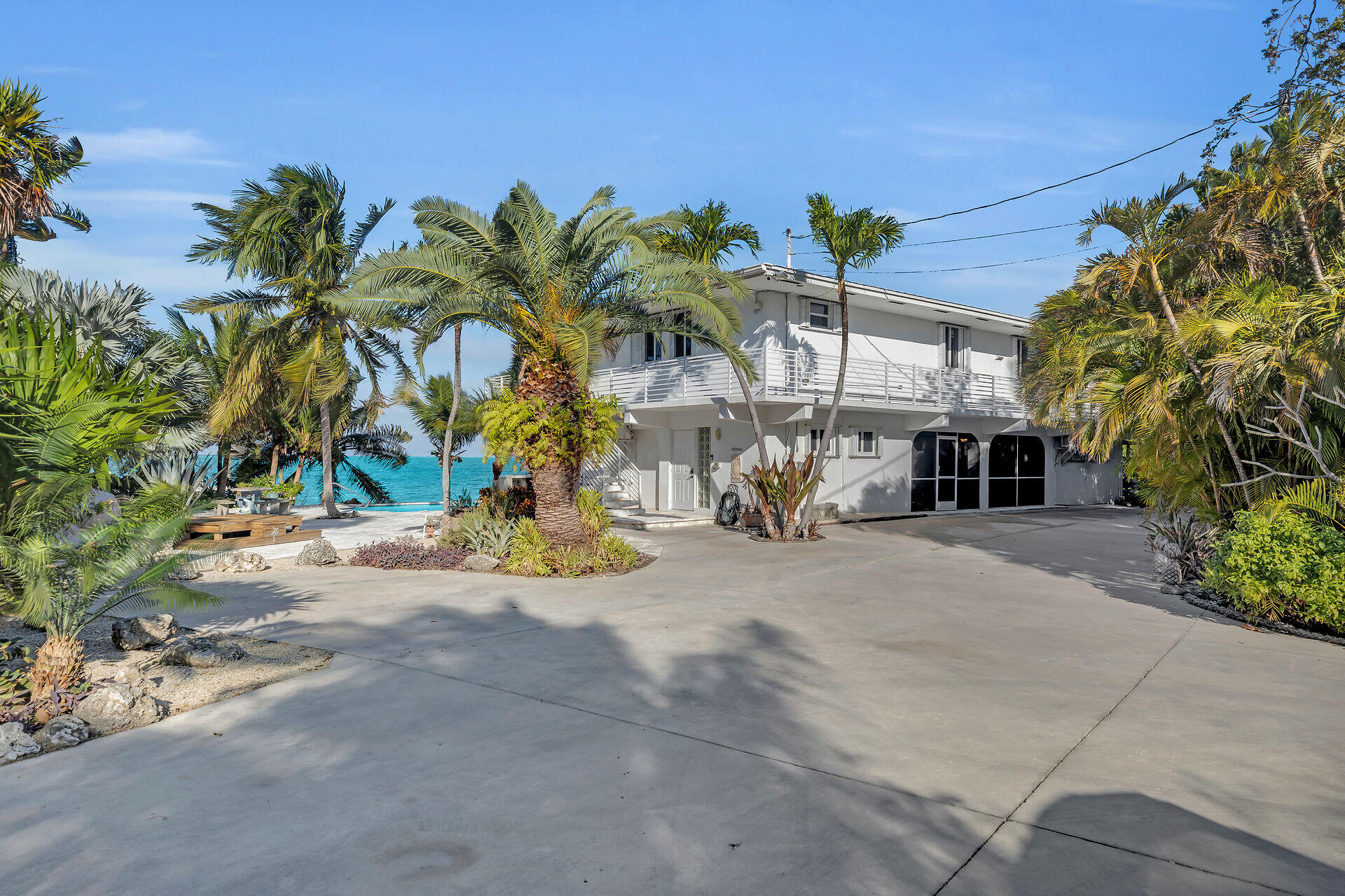 830 50th Court Property Photo 8