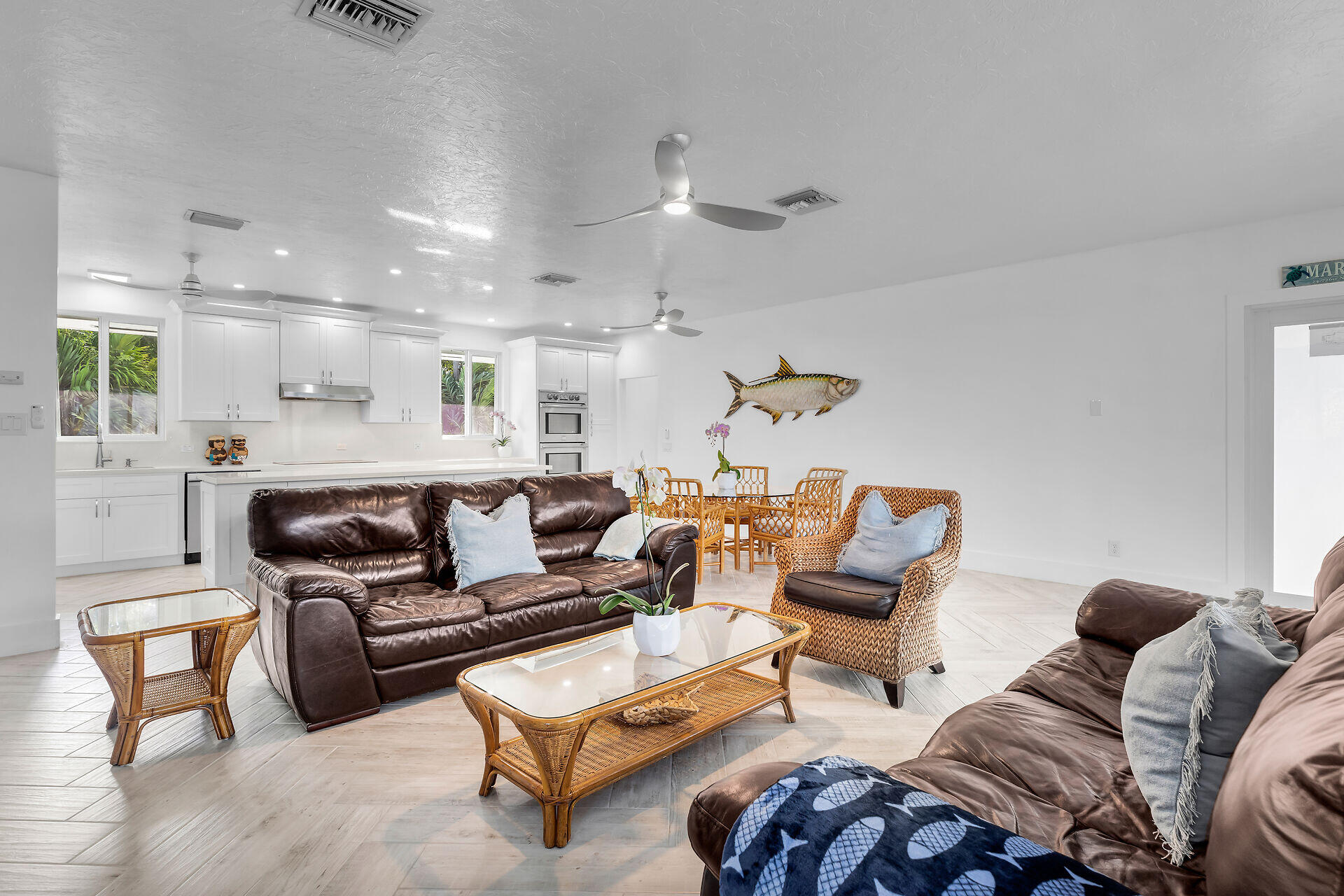 830 50th Court Property Photo 18