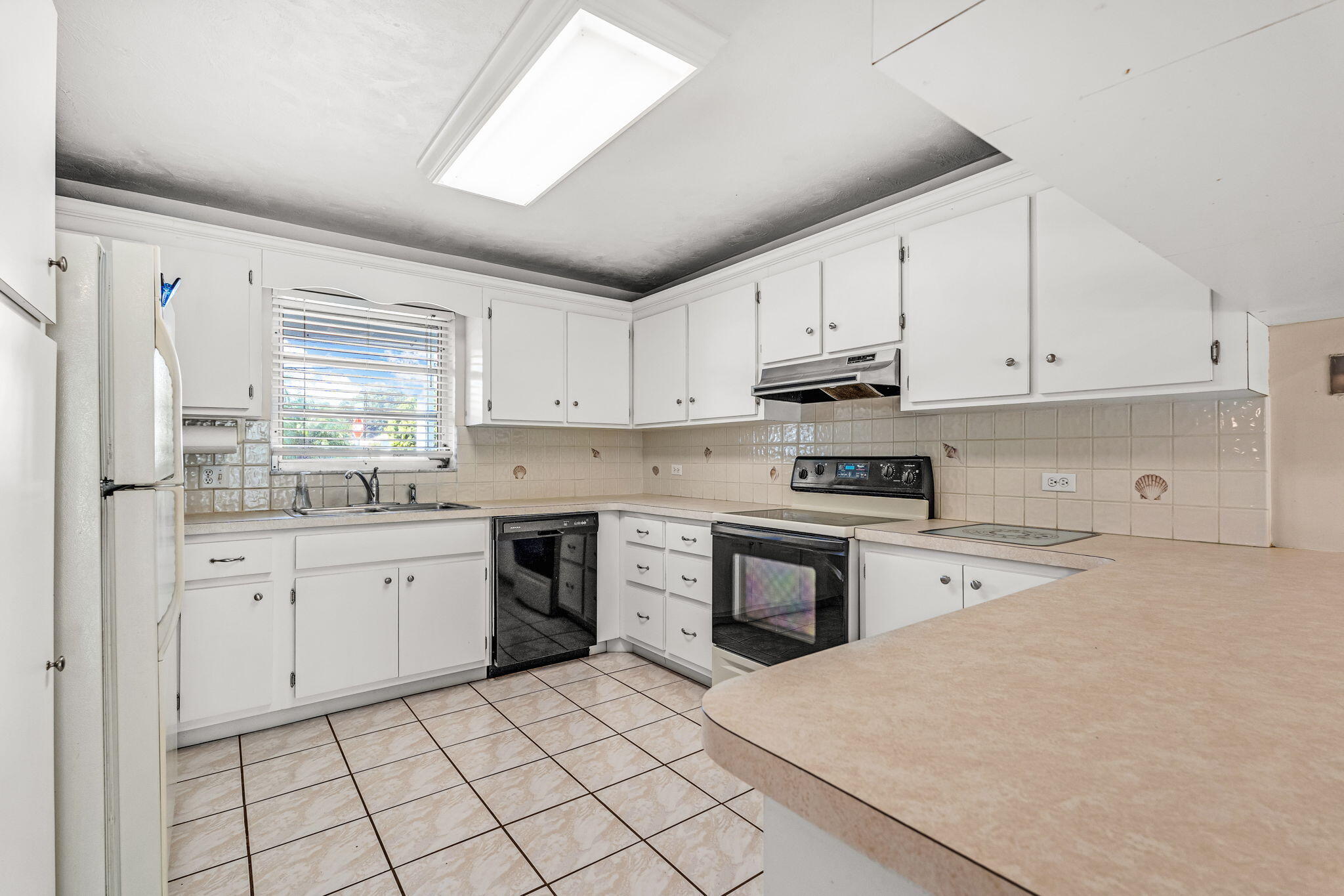 920 La Paloma Road Property Photo 3