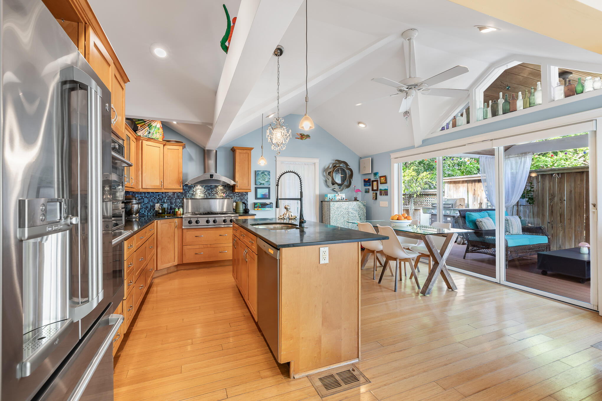 531 Frances Street Property Photo 16
