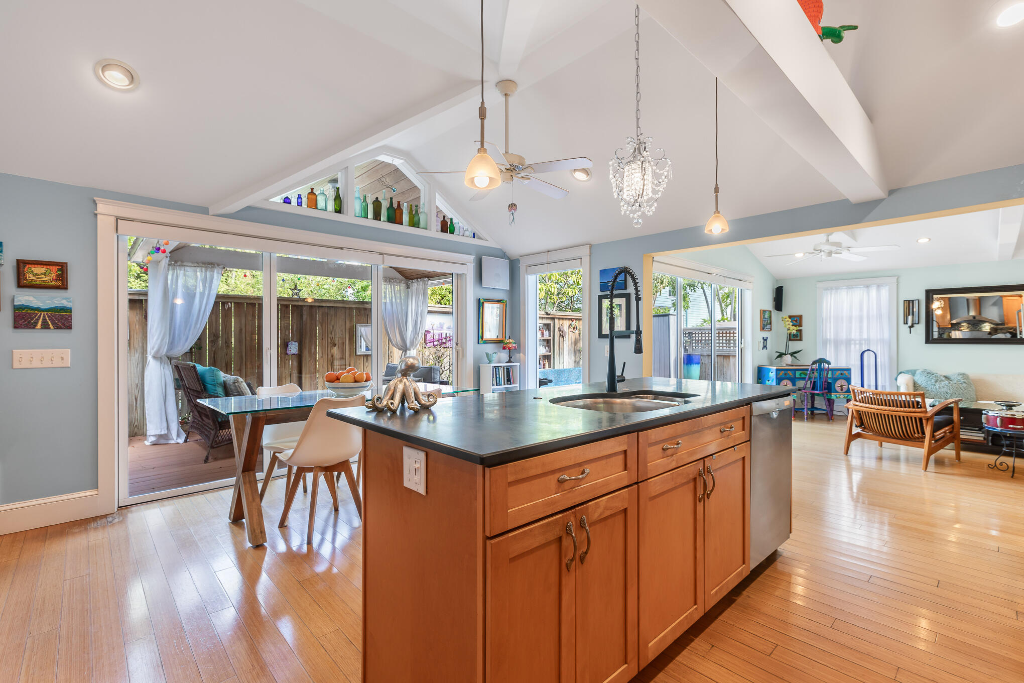 531 Frances Street Property Photo 17