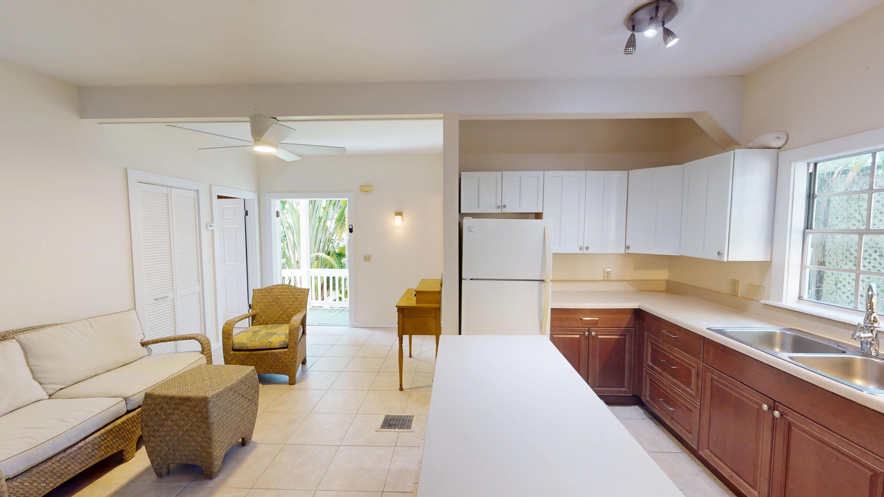 1312 Catherine Street Property Photo 5
