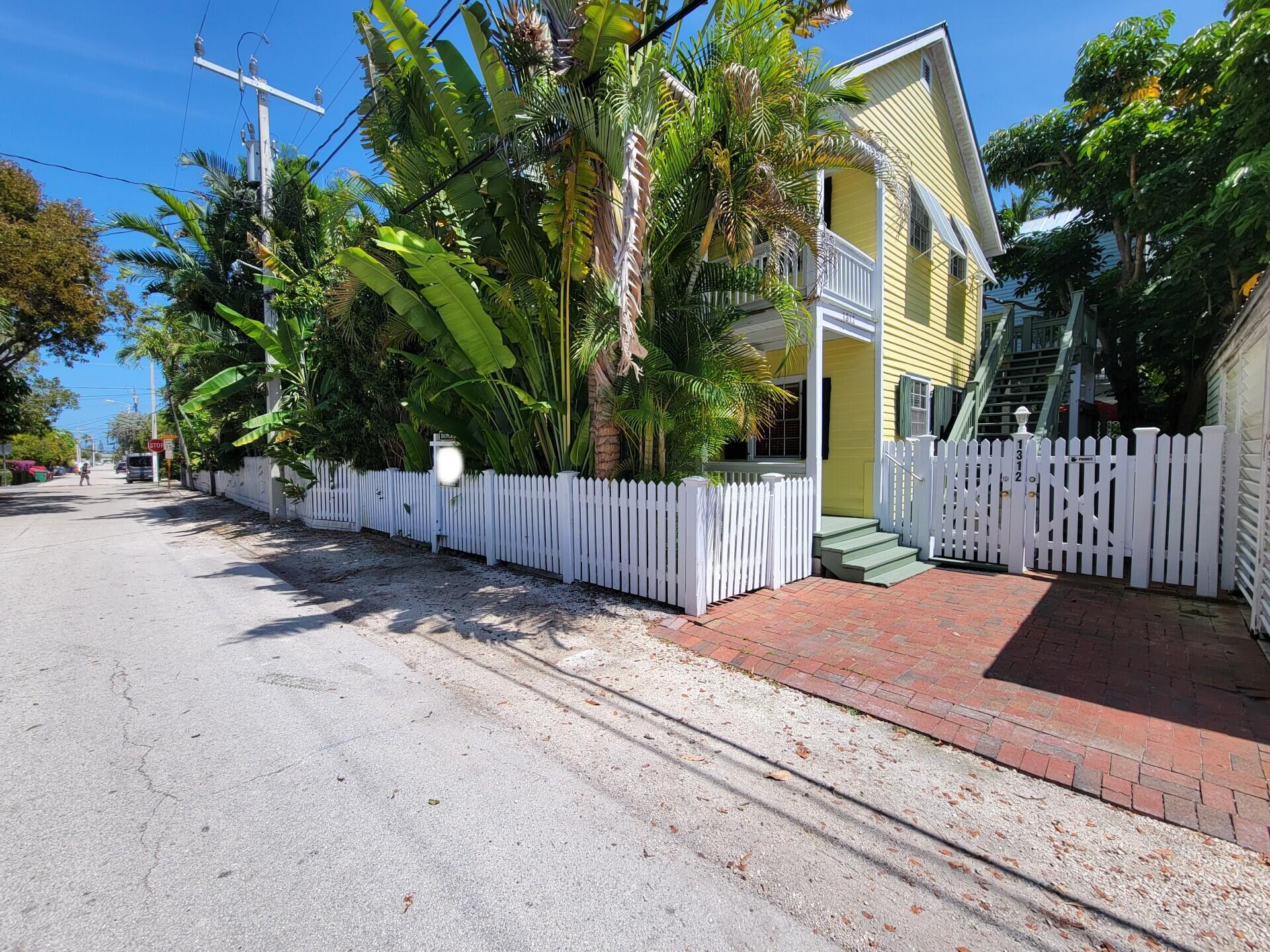 1312 Catherine Street Property Photo 24
