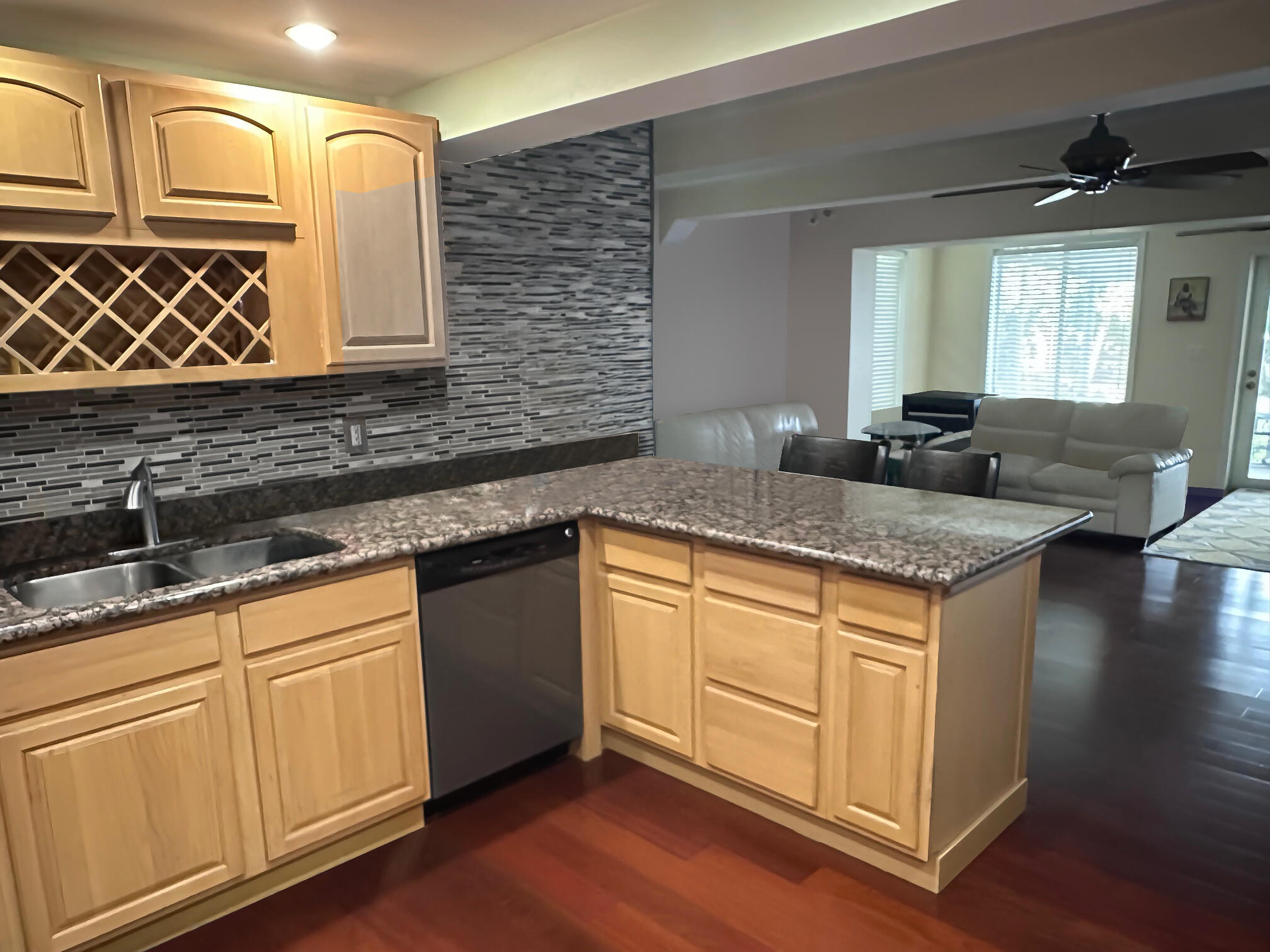 150 List Street Property Photo 12