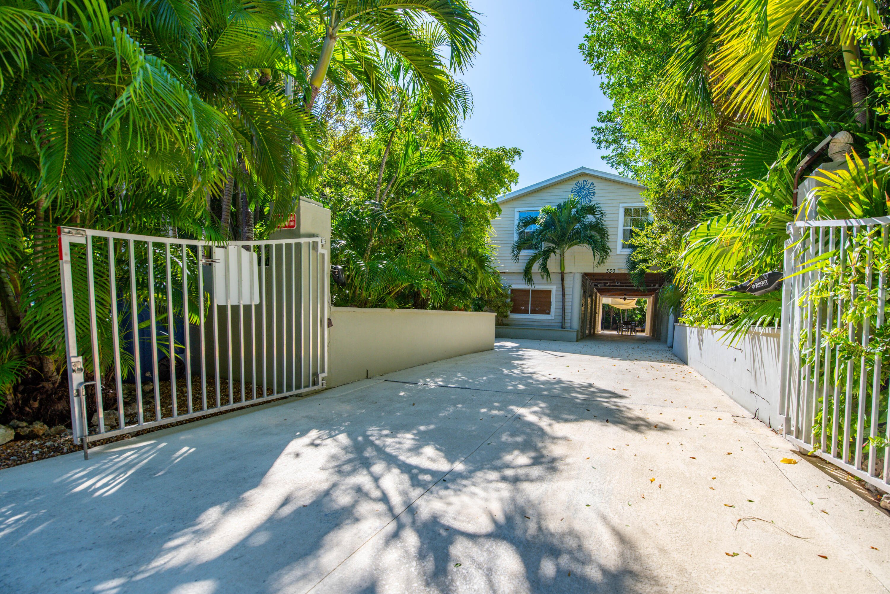 350 Cocoanut Avenue Property Photo 1