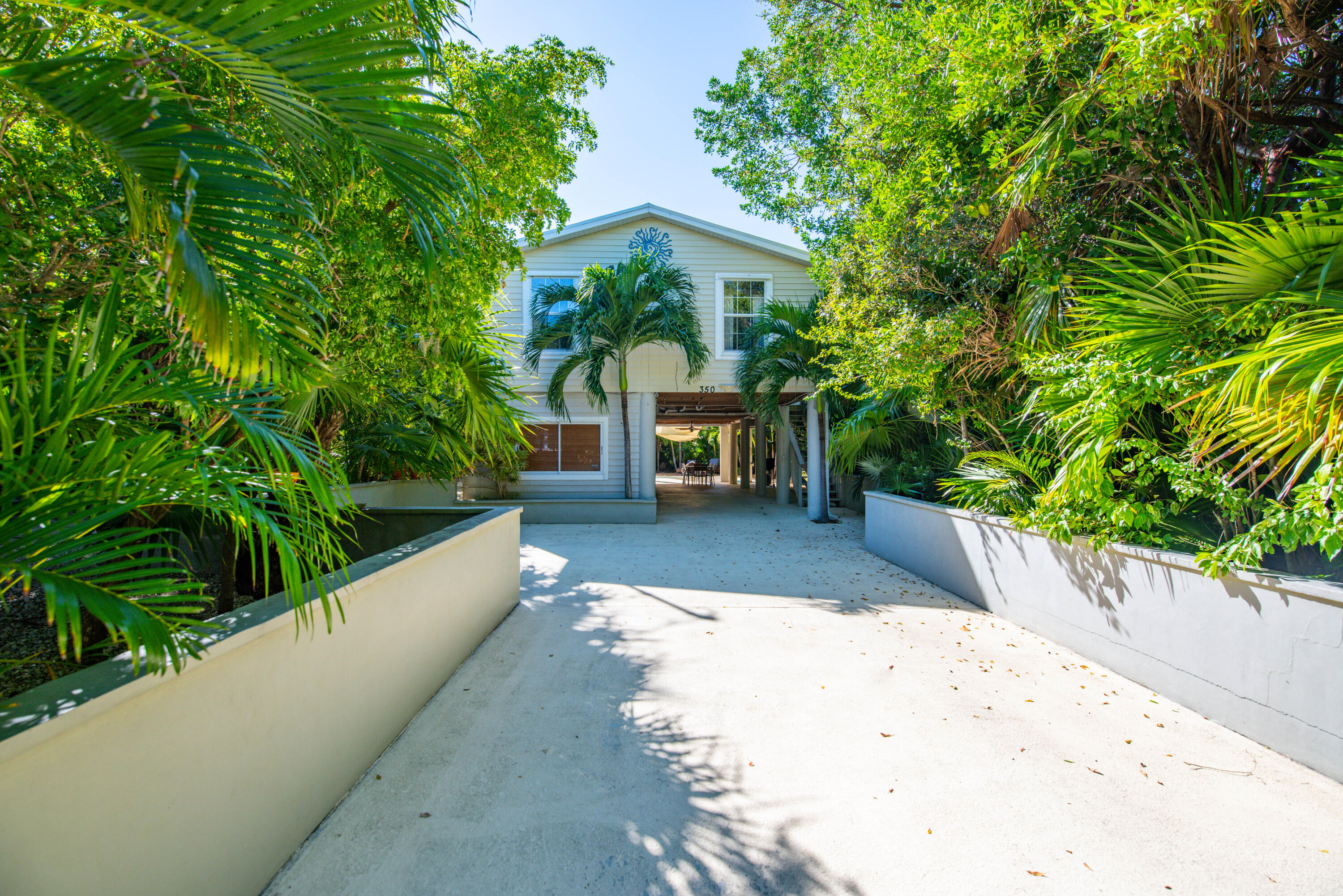 350 Cocoanut Avenue Property Photo 2