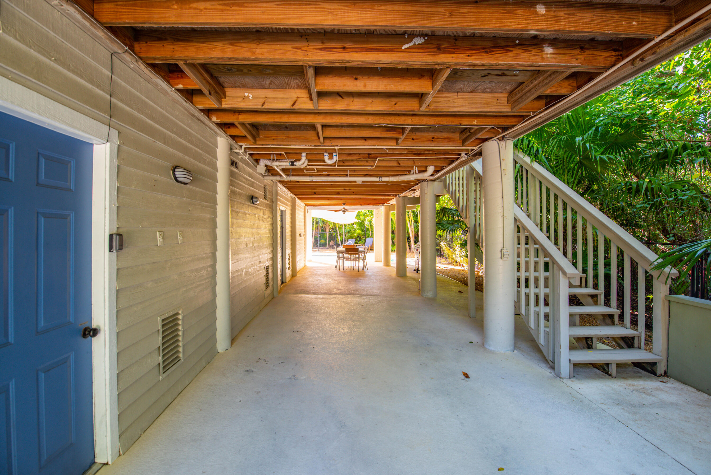 350 Cocoanut Avenue Property Photo 4