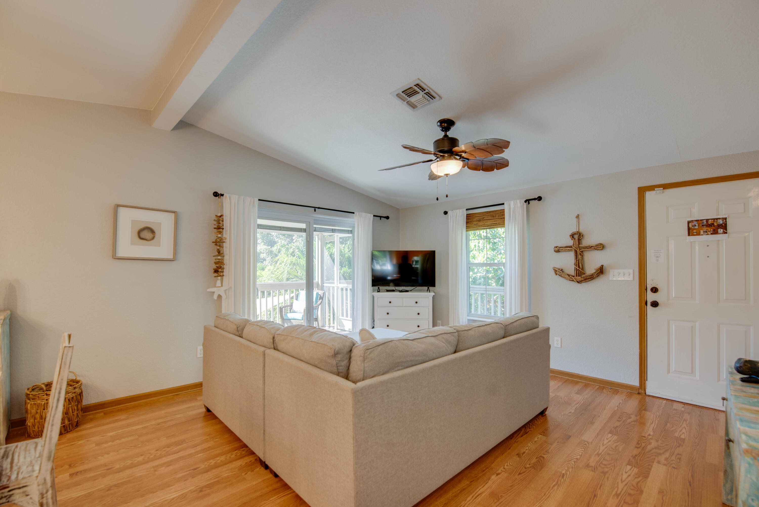 350 Cocoanut Avenue Property Photo 7