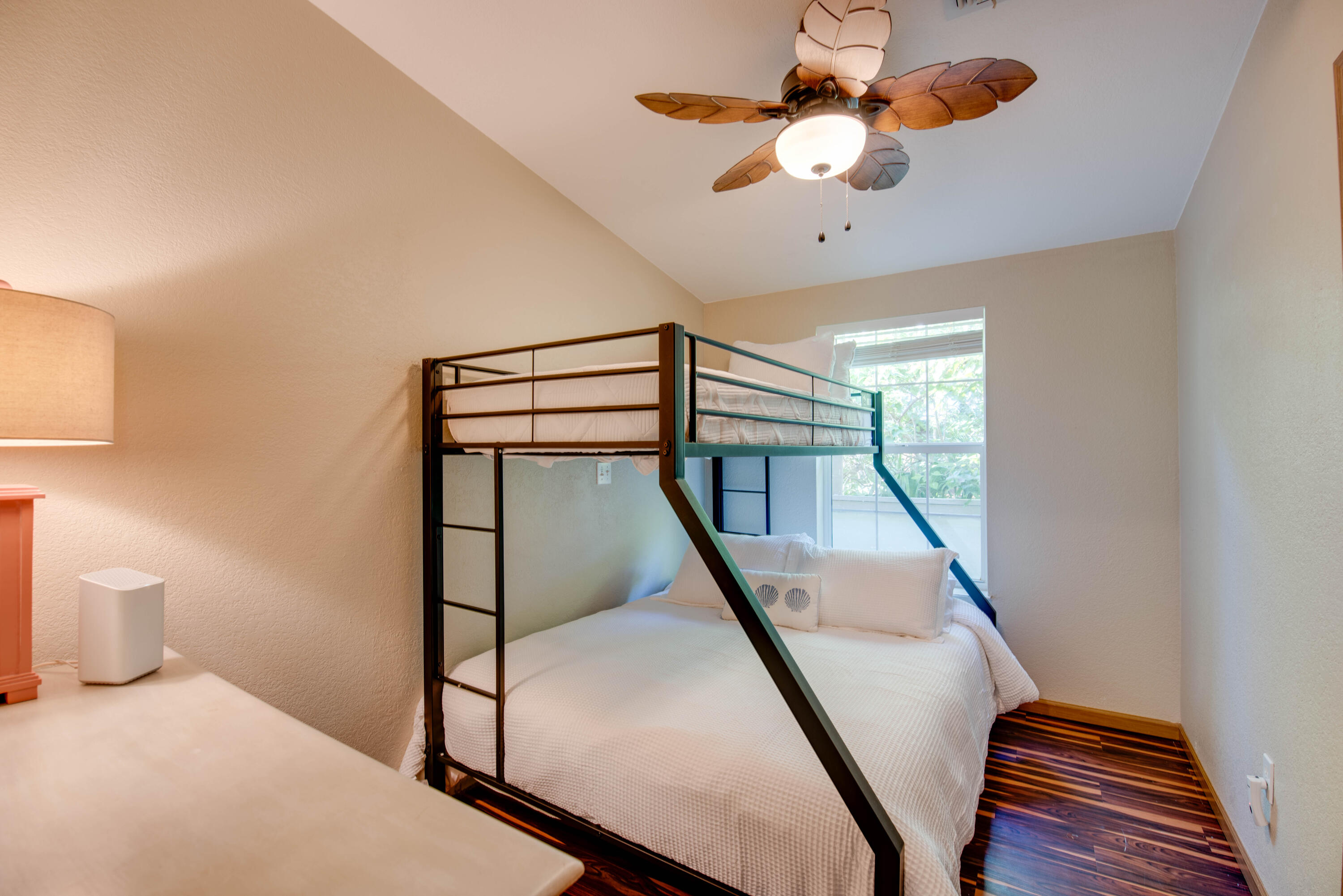 350 Cocoanut Avenue Property Photo 23