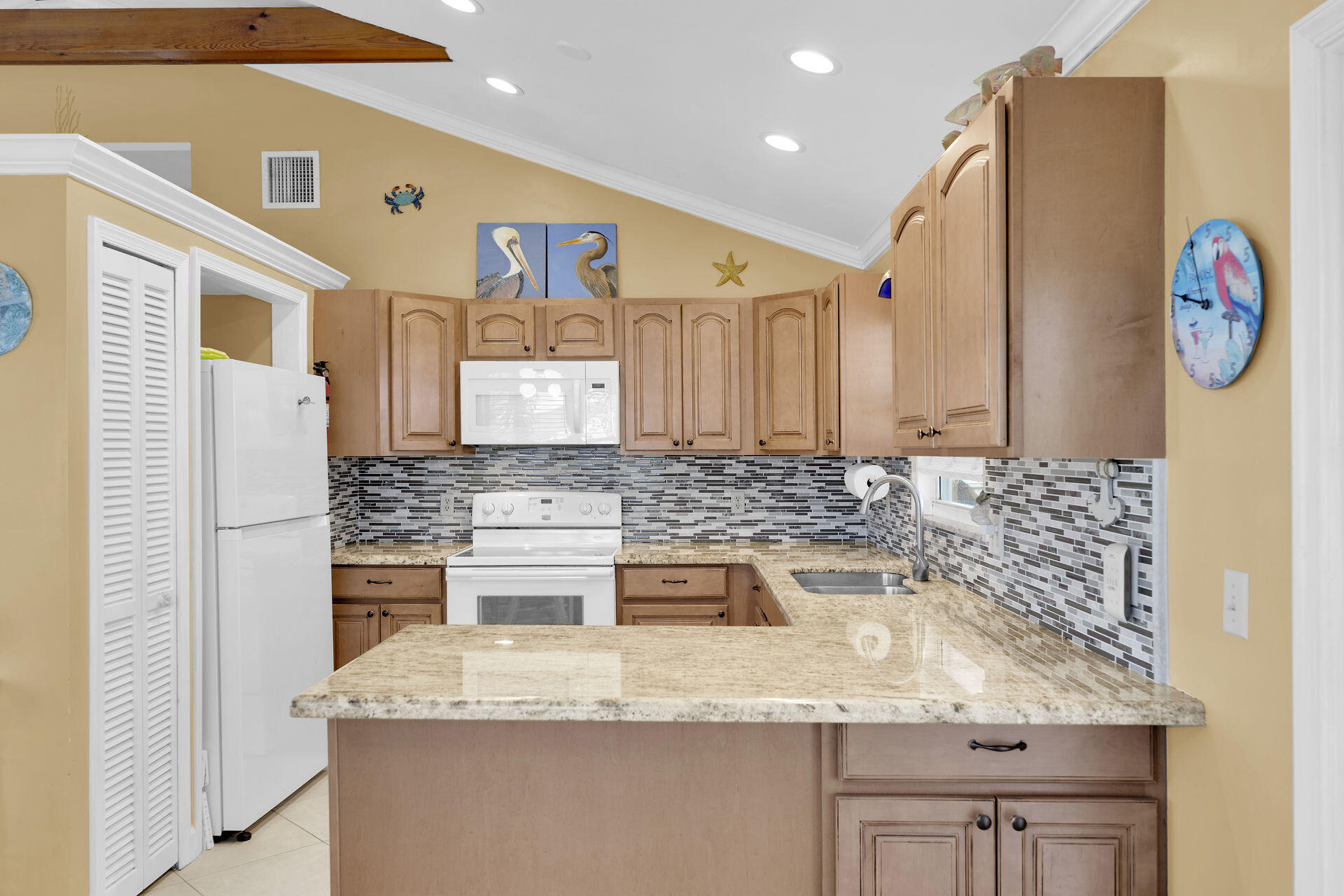29374 Saratoga Avenue Property Photo 9