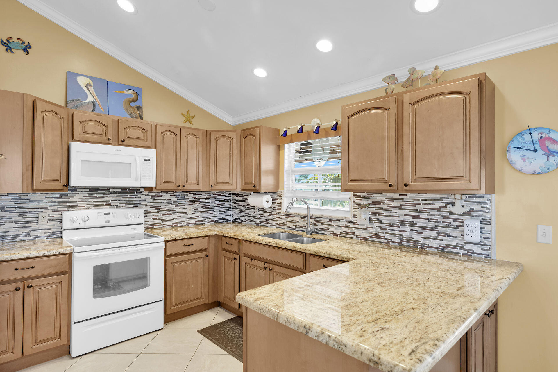 29374 Saratoga Avenue Property Photo 10