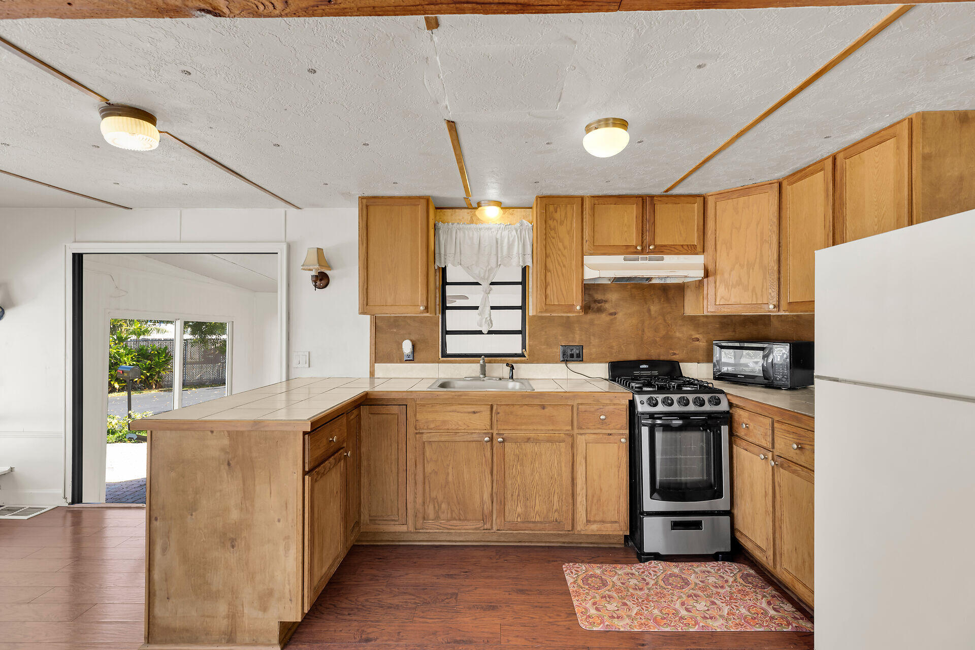 6800 Maloney Avenue, 104 Property Photo 6
