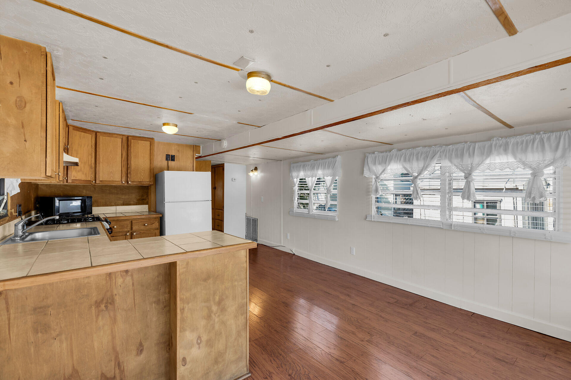 6800 Maloney Avenue, 104 Property Photo 8
