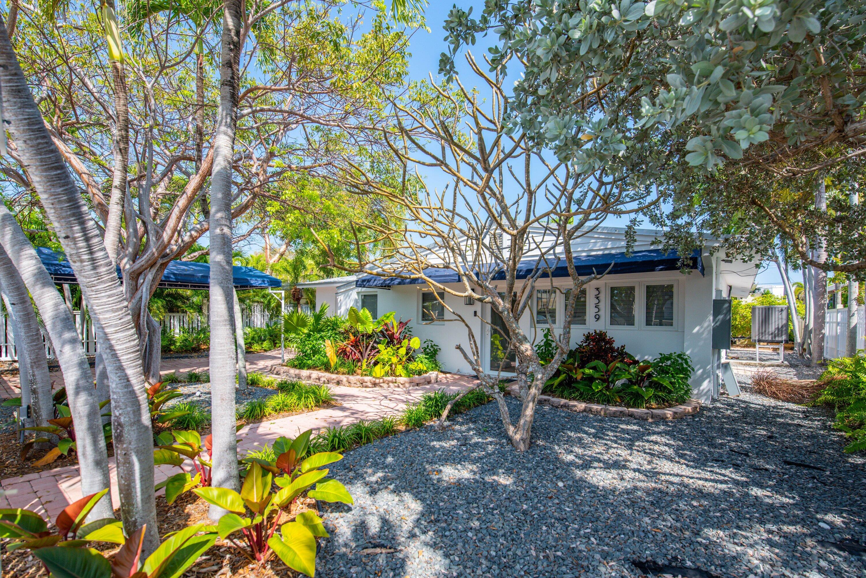 3359 Riviera Drive Property Photo 3