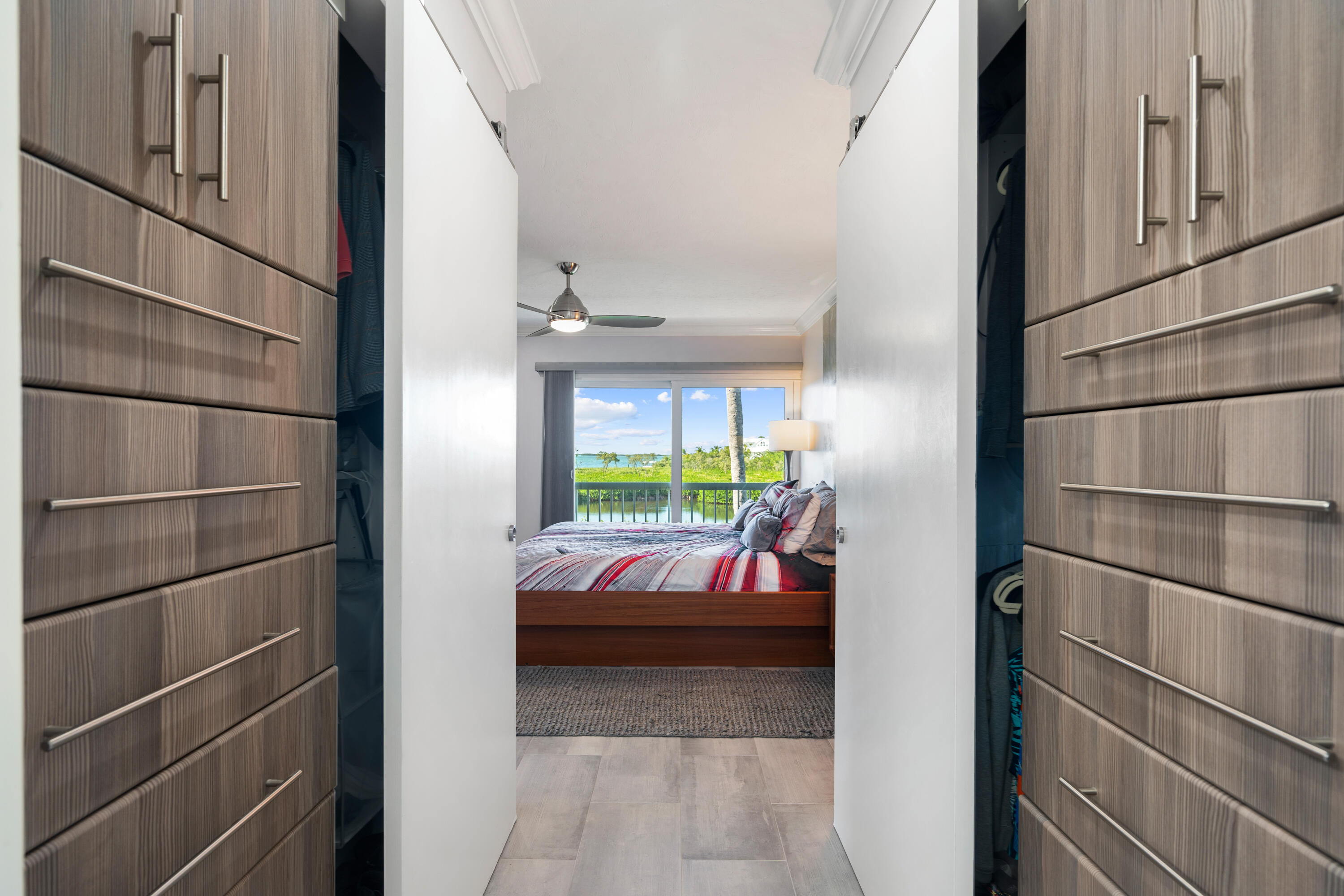 9832 Leeward Avenue Property Photo 14