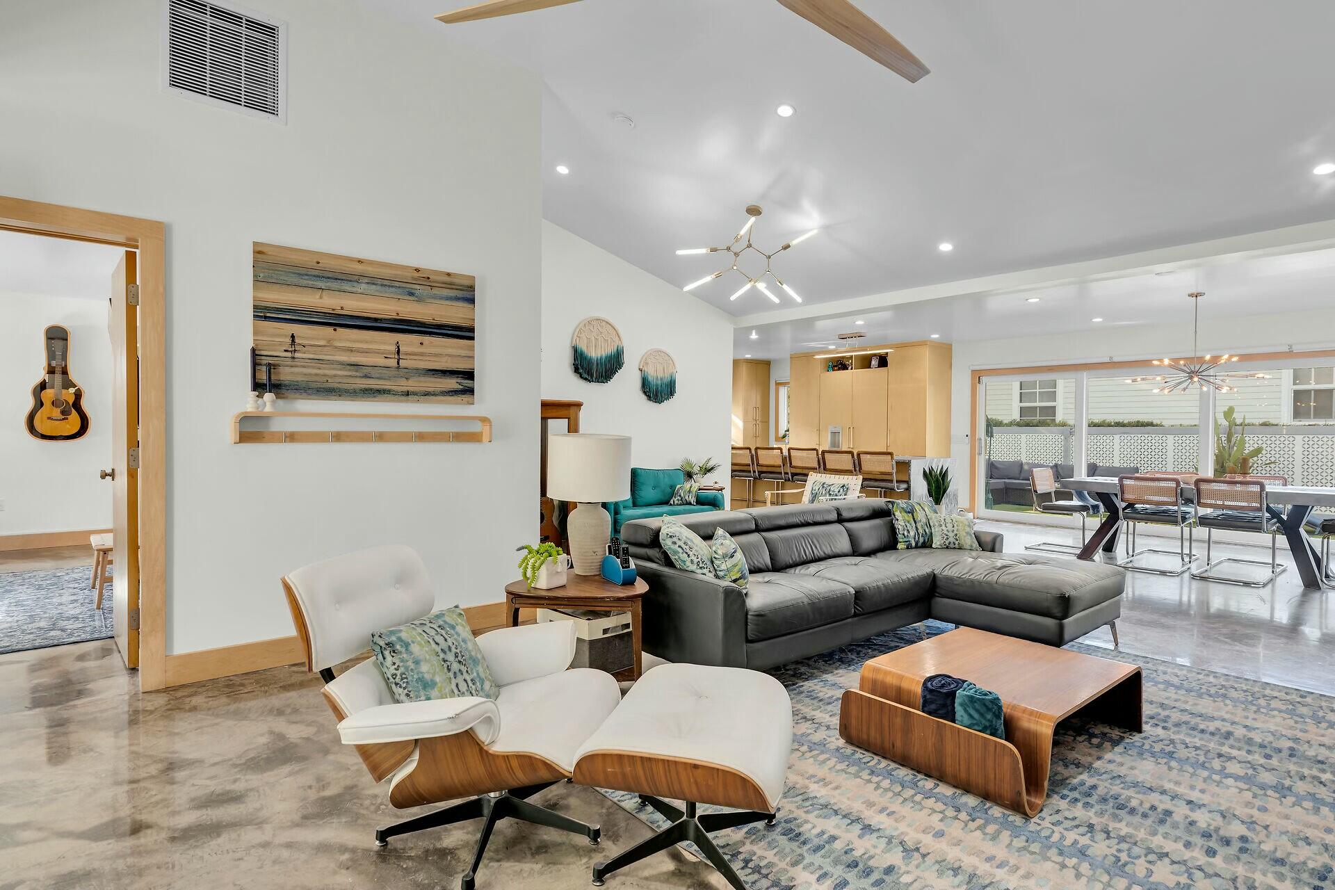 407-415 Olivia Street Property Photo 4