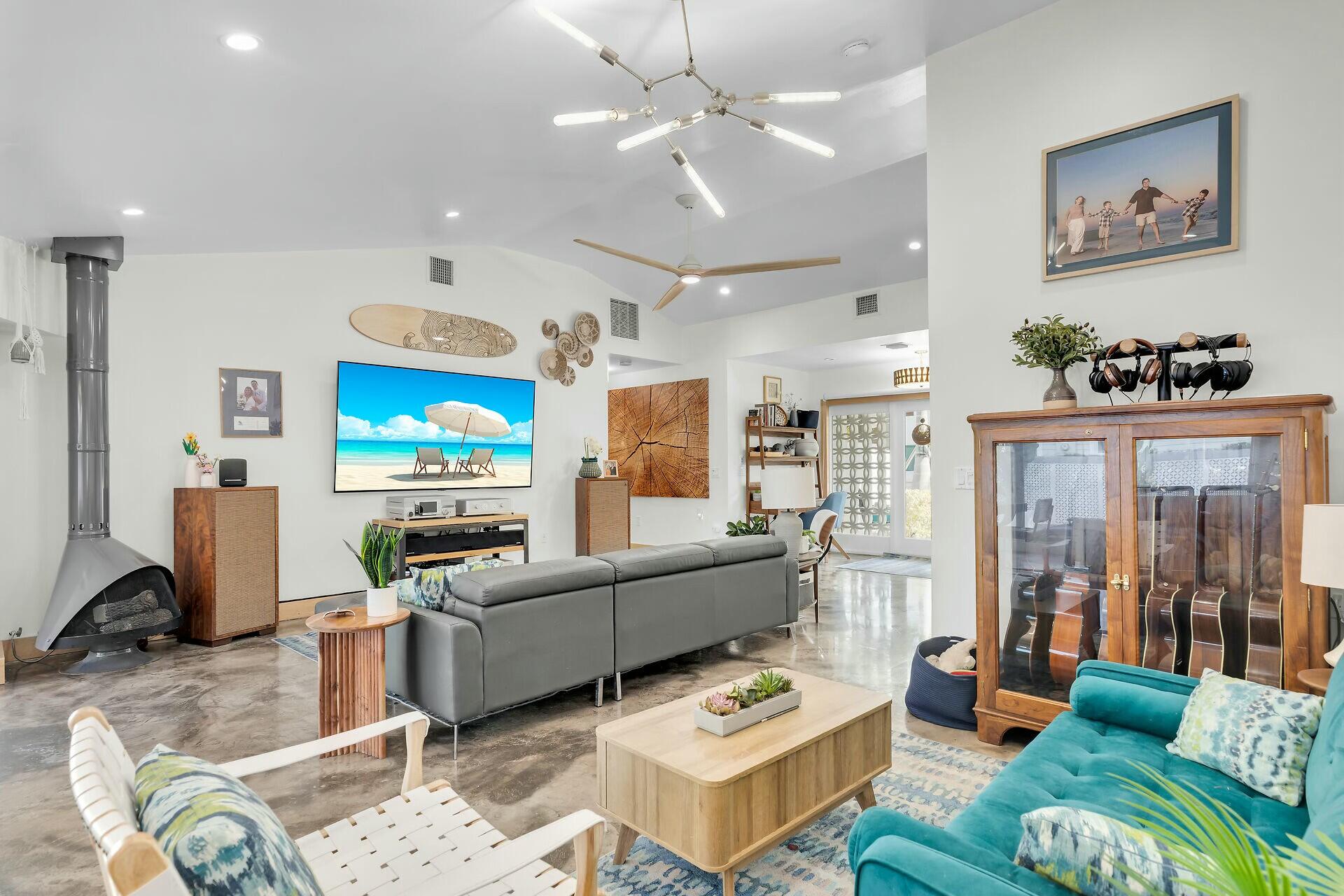 407-415 Olivia Street Property Photo 14