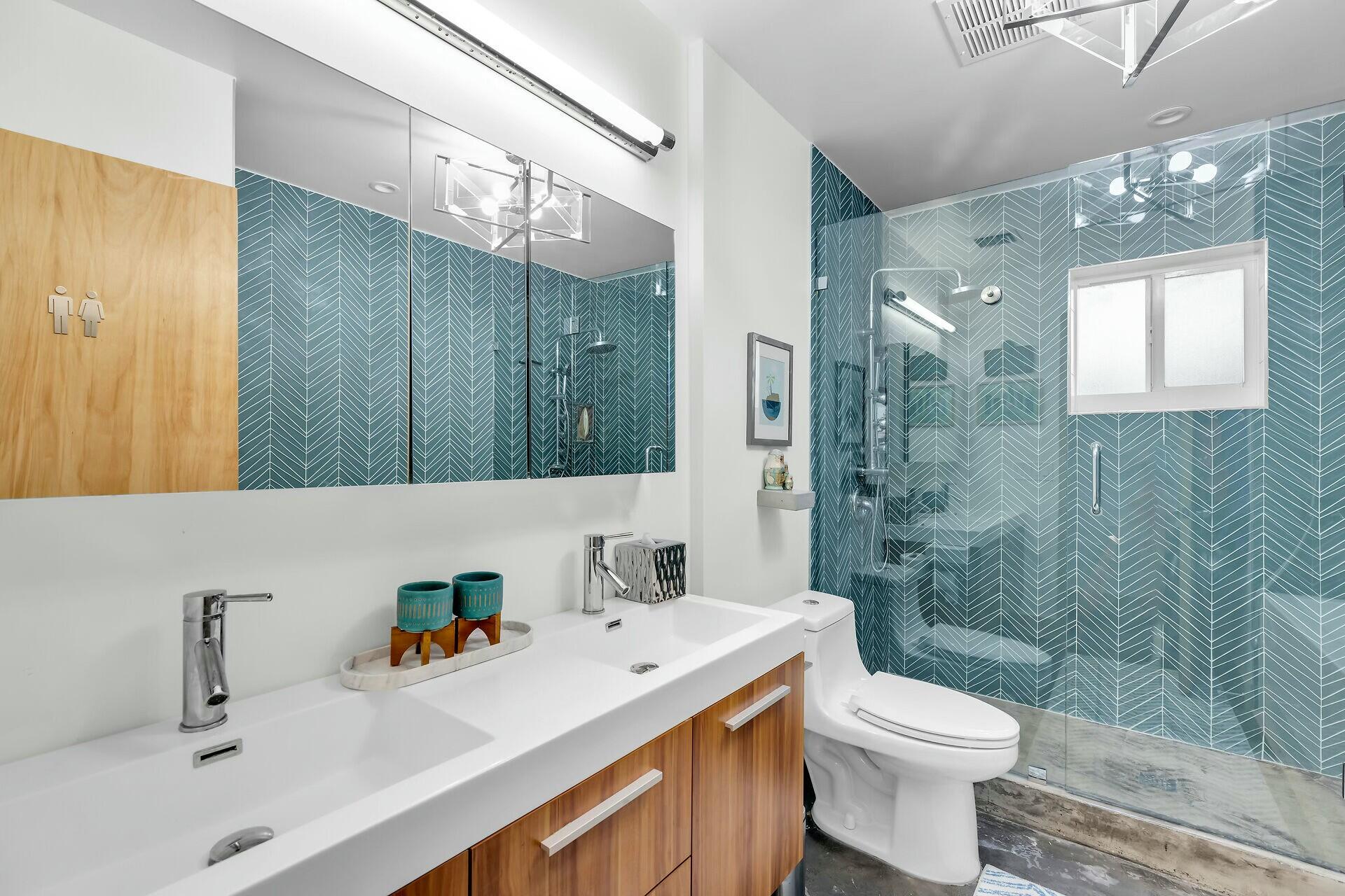 407-415 Olivia Street Property Photo 21