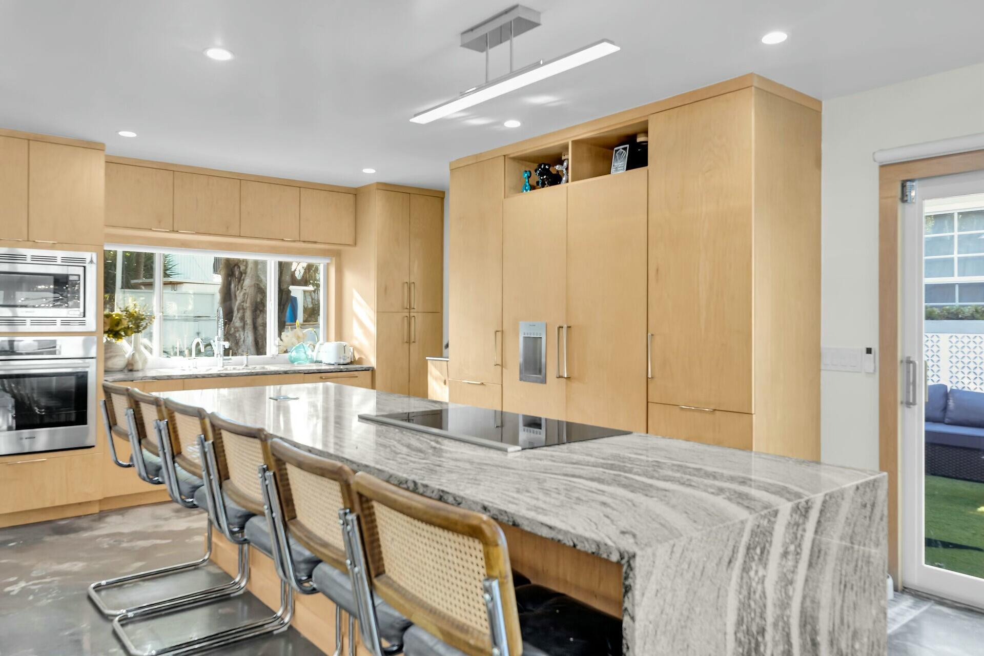 407-415 Olivia Street Property Photo 28