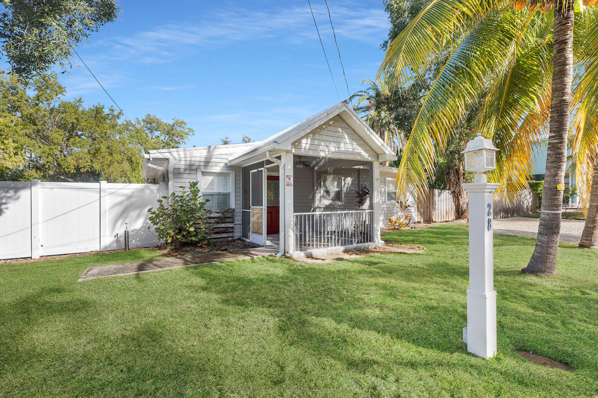 28 Tarpon Avenue Property Photo 2