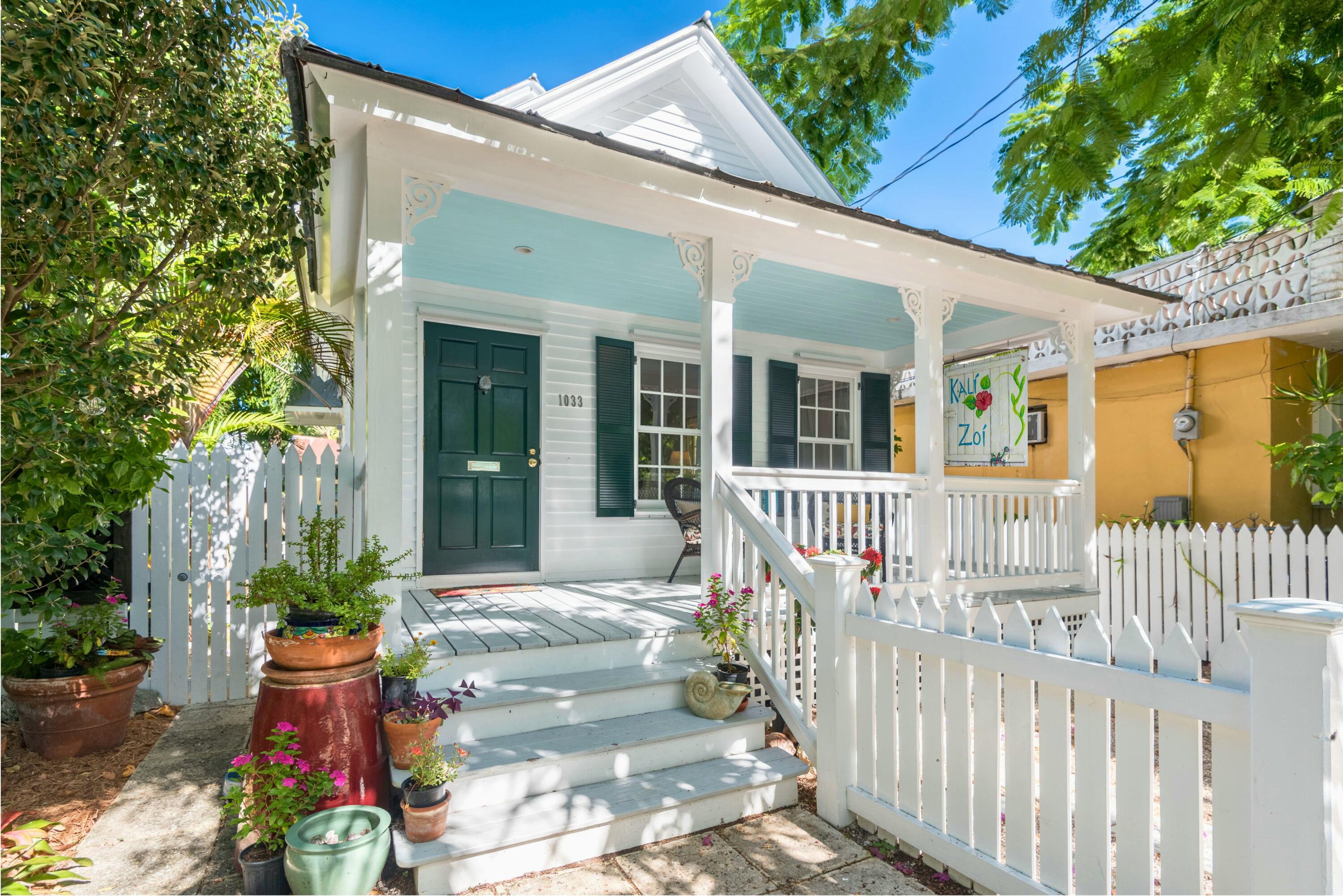 1033 Catherine Street Property Photo 1