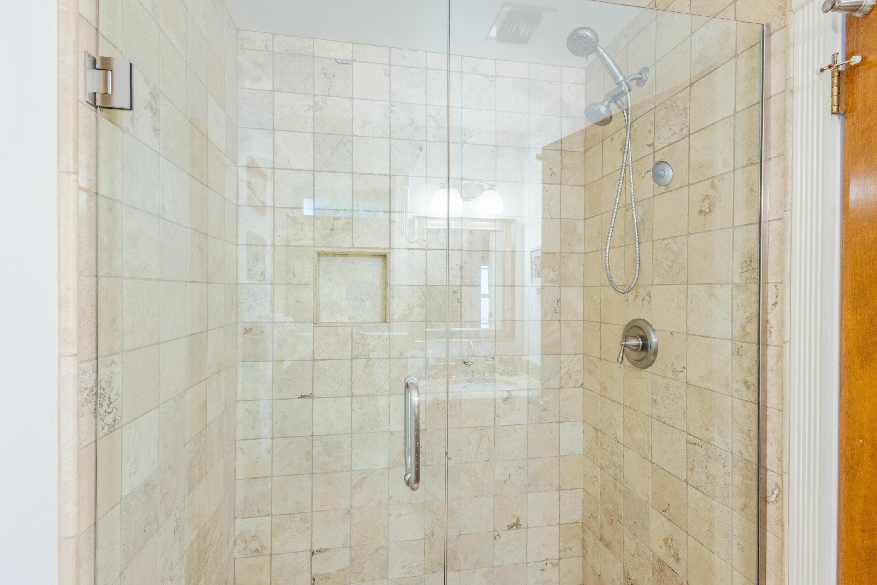 1033 Catherine Street Property Photo 17