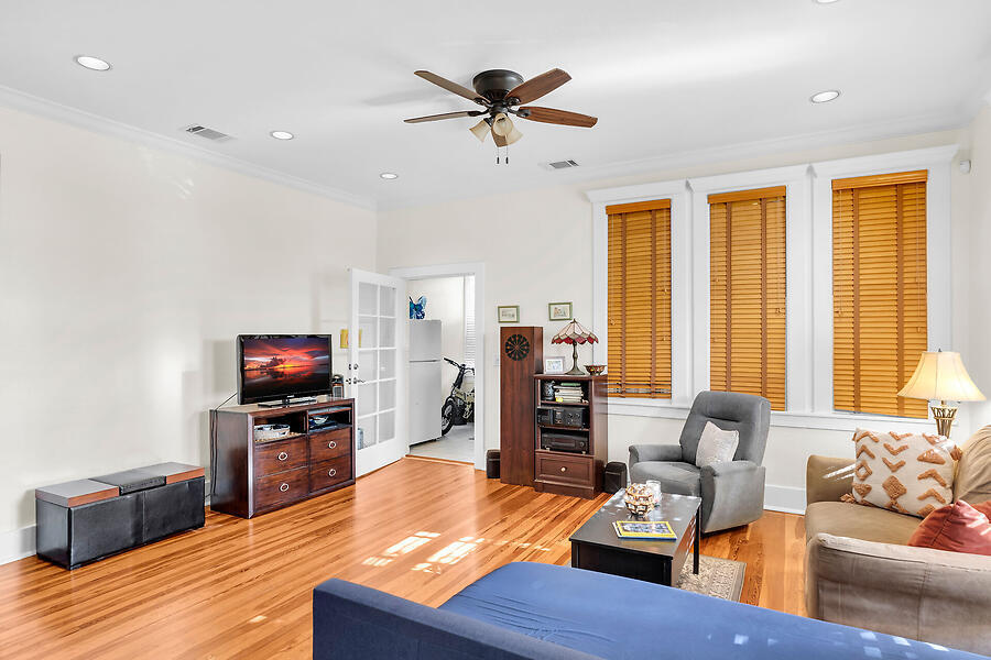 1211 Catherine Street Property Photo 8